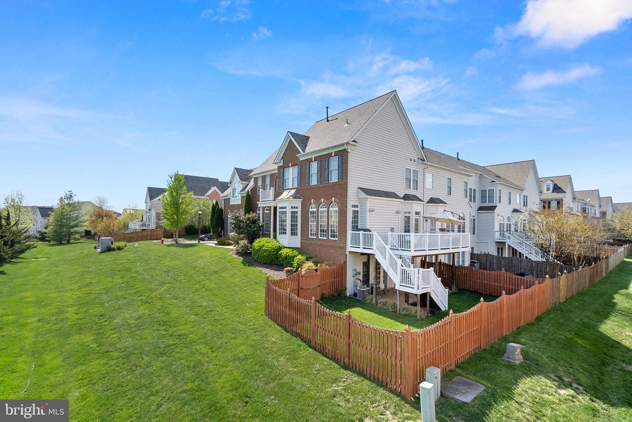 19214 Greystone Sq