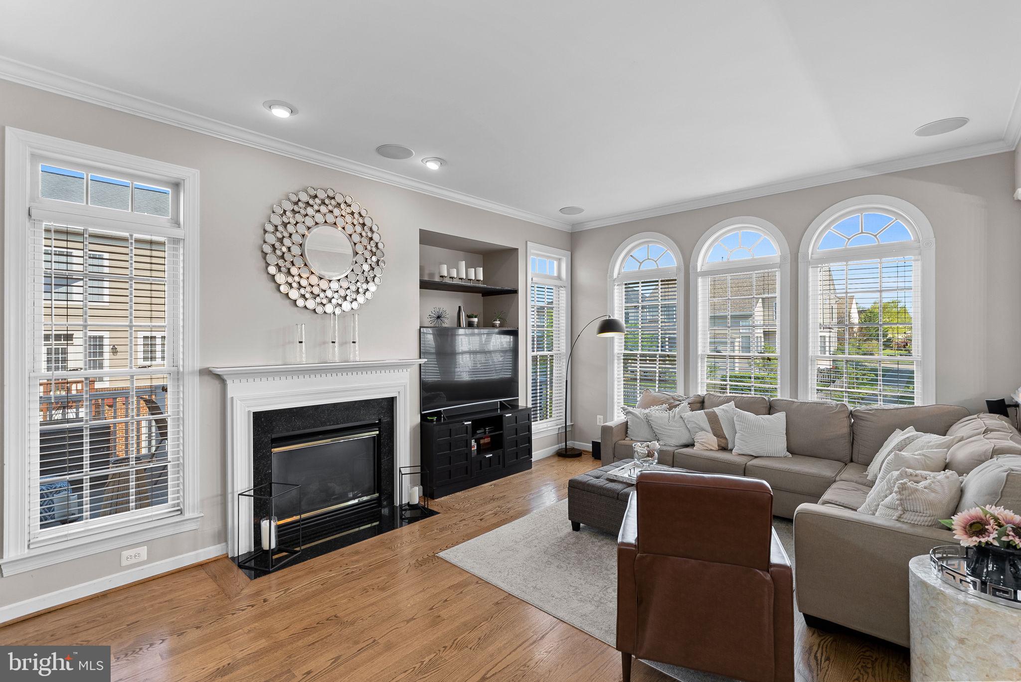 19214 Greystone Sq