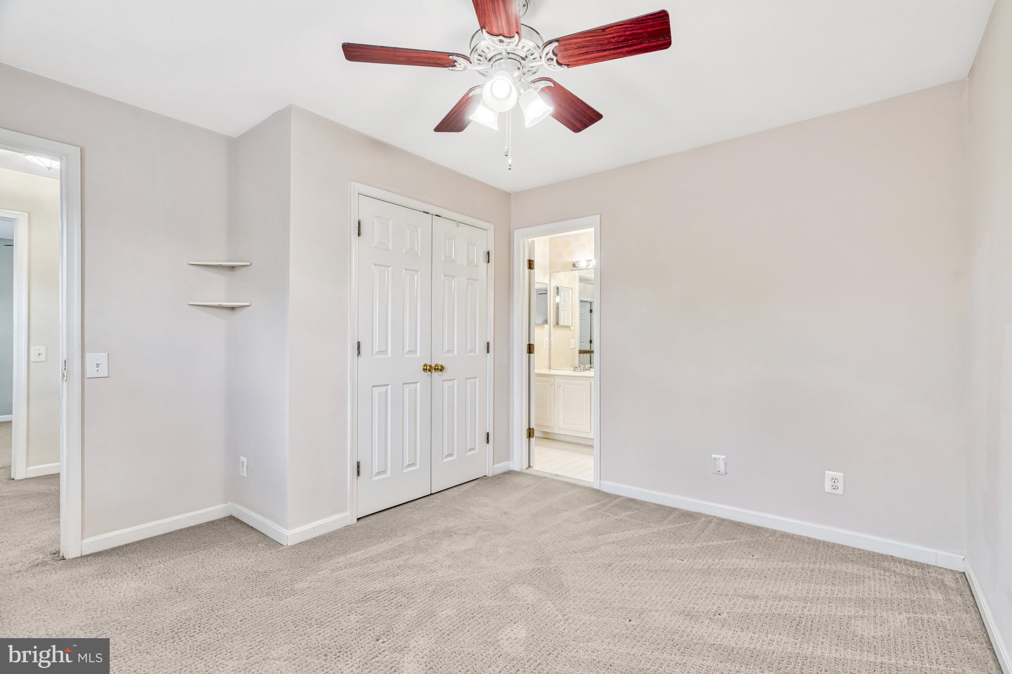 21724 Regents Park Cir