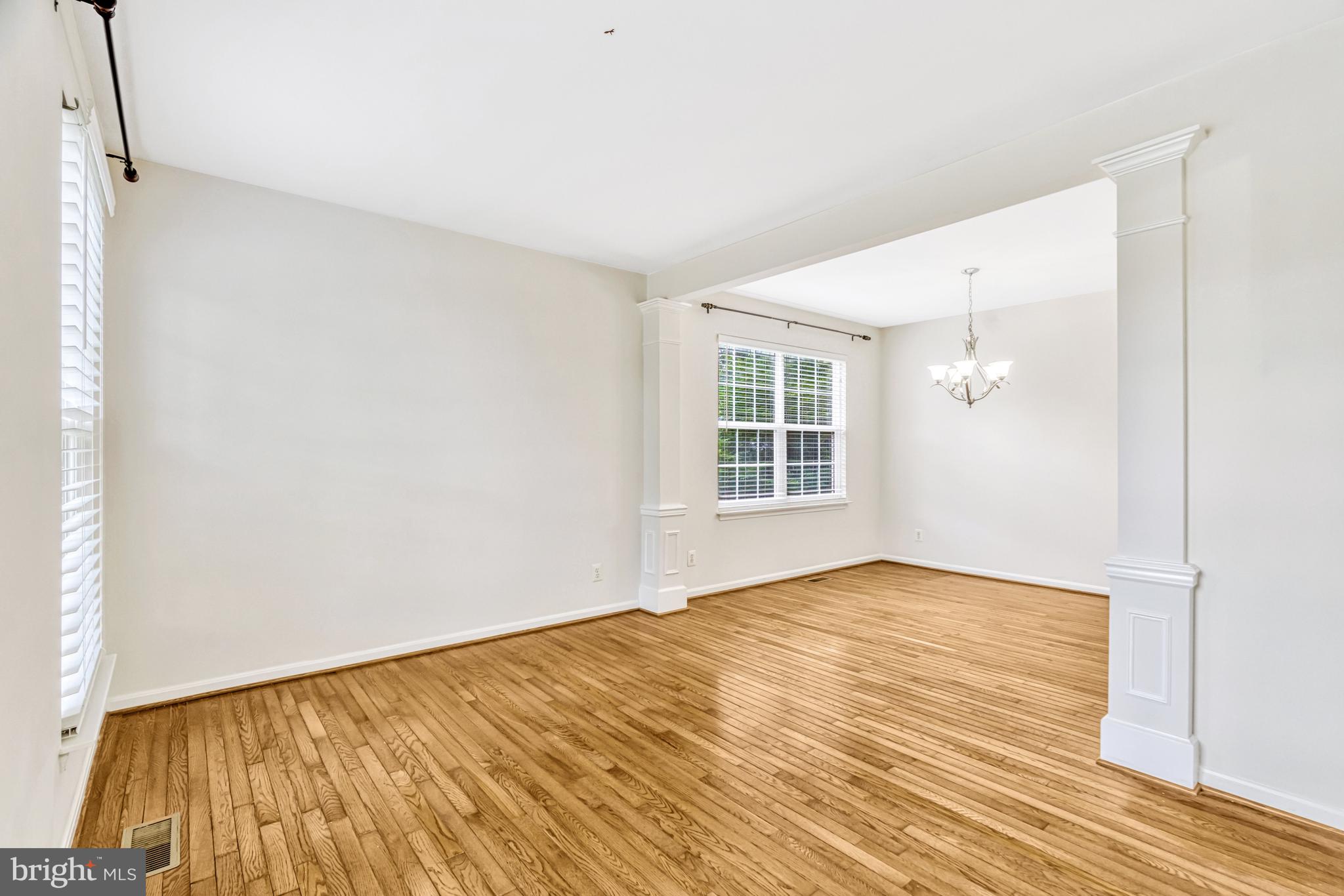 21724 Regents Park Cir
