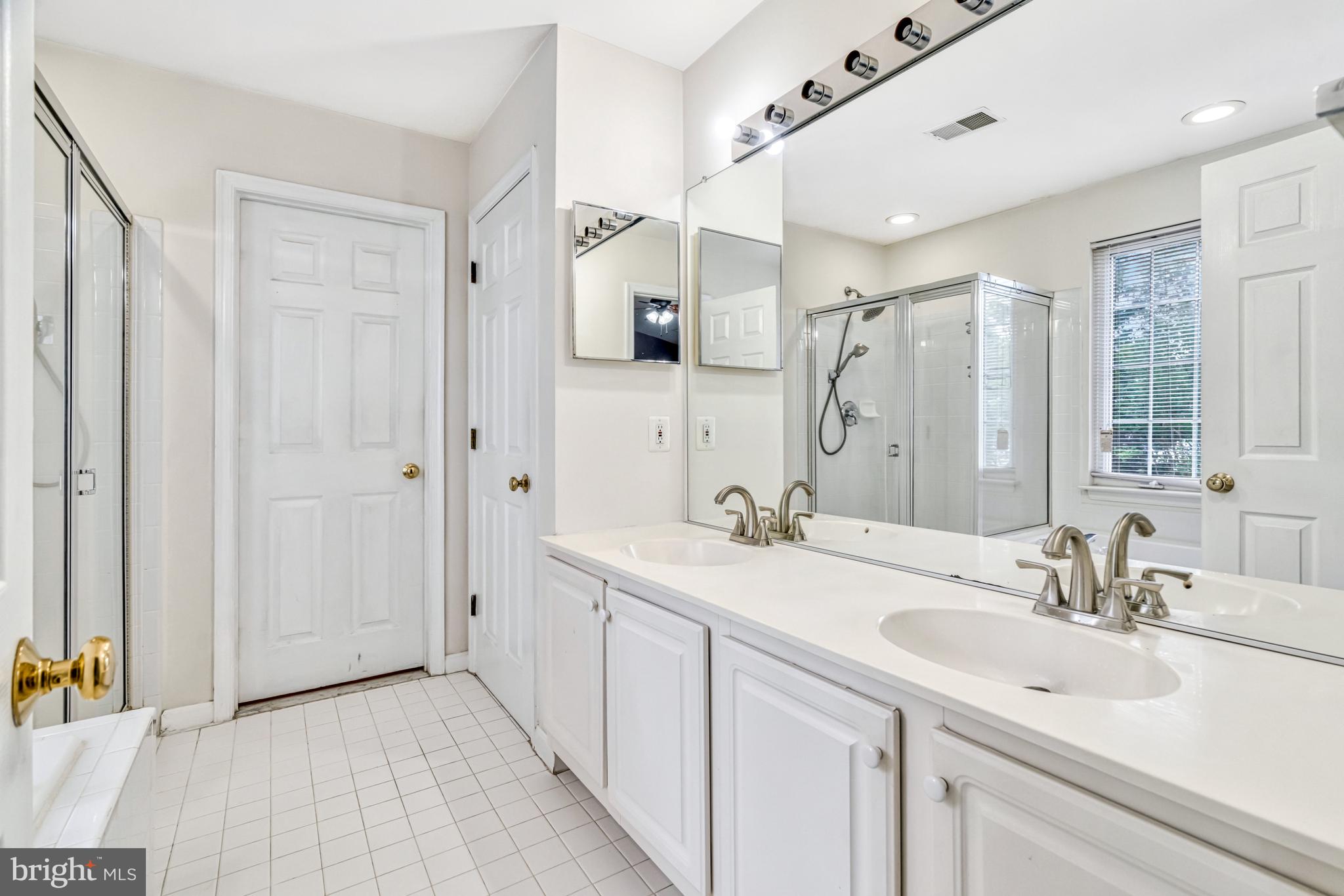 21724 Regents Park Cir