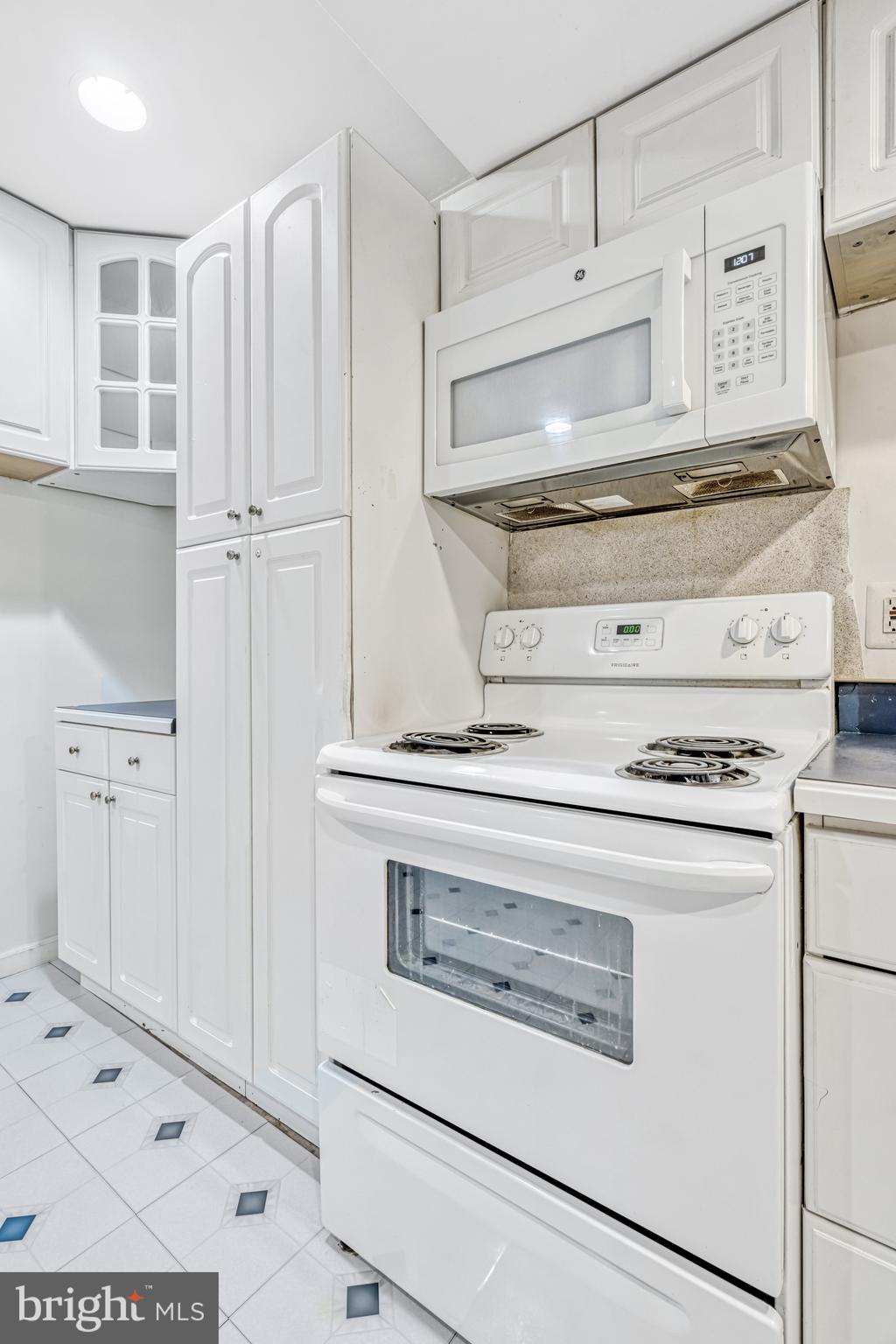 21724 Regents Park Cir