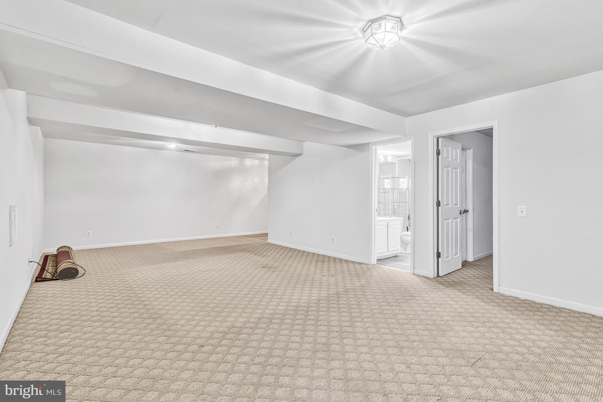 21724 Regents Park Cir