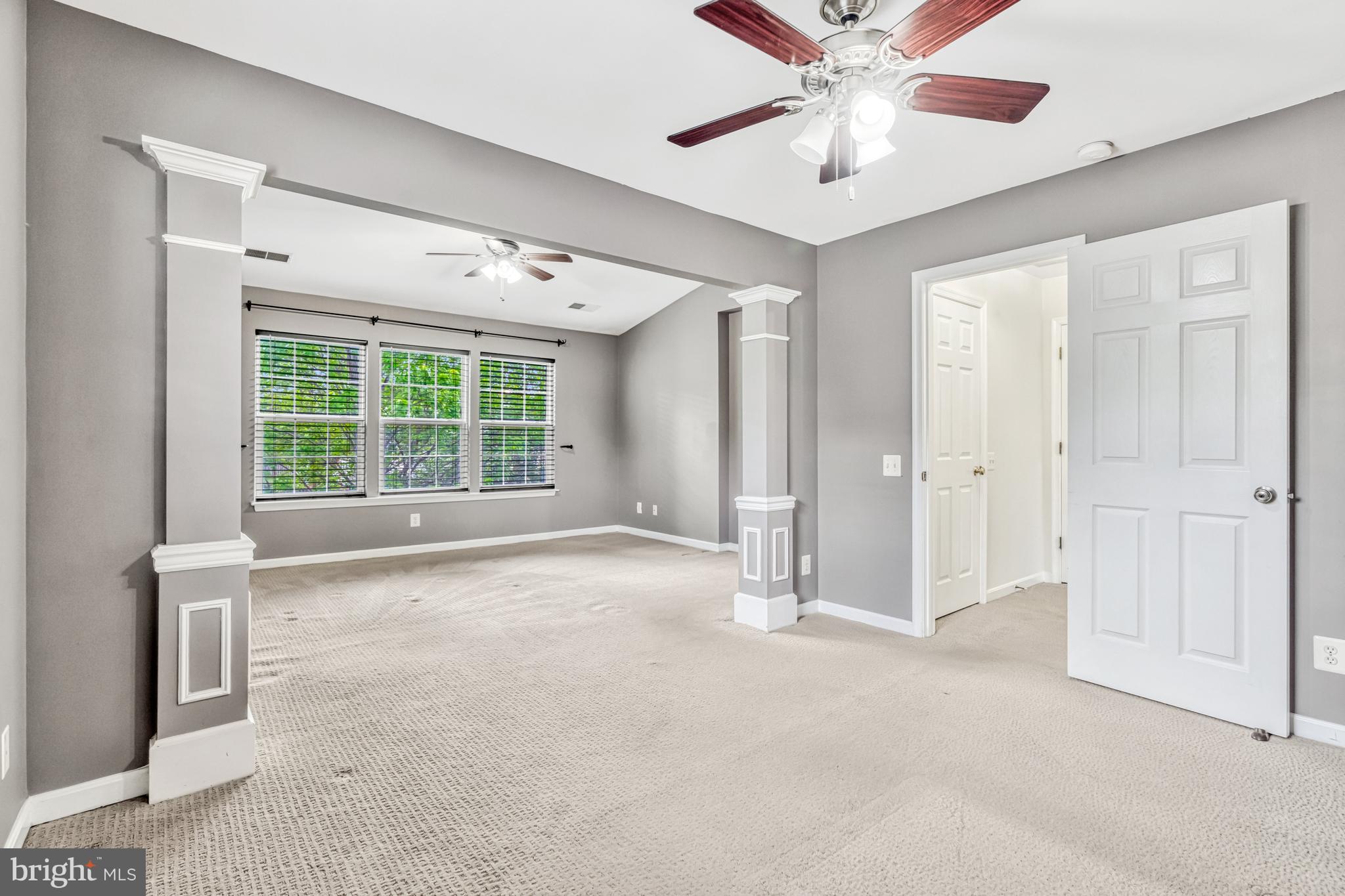 21724 Regents Park Cir