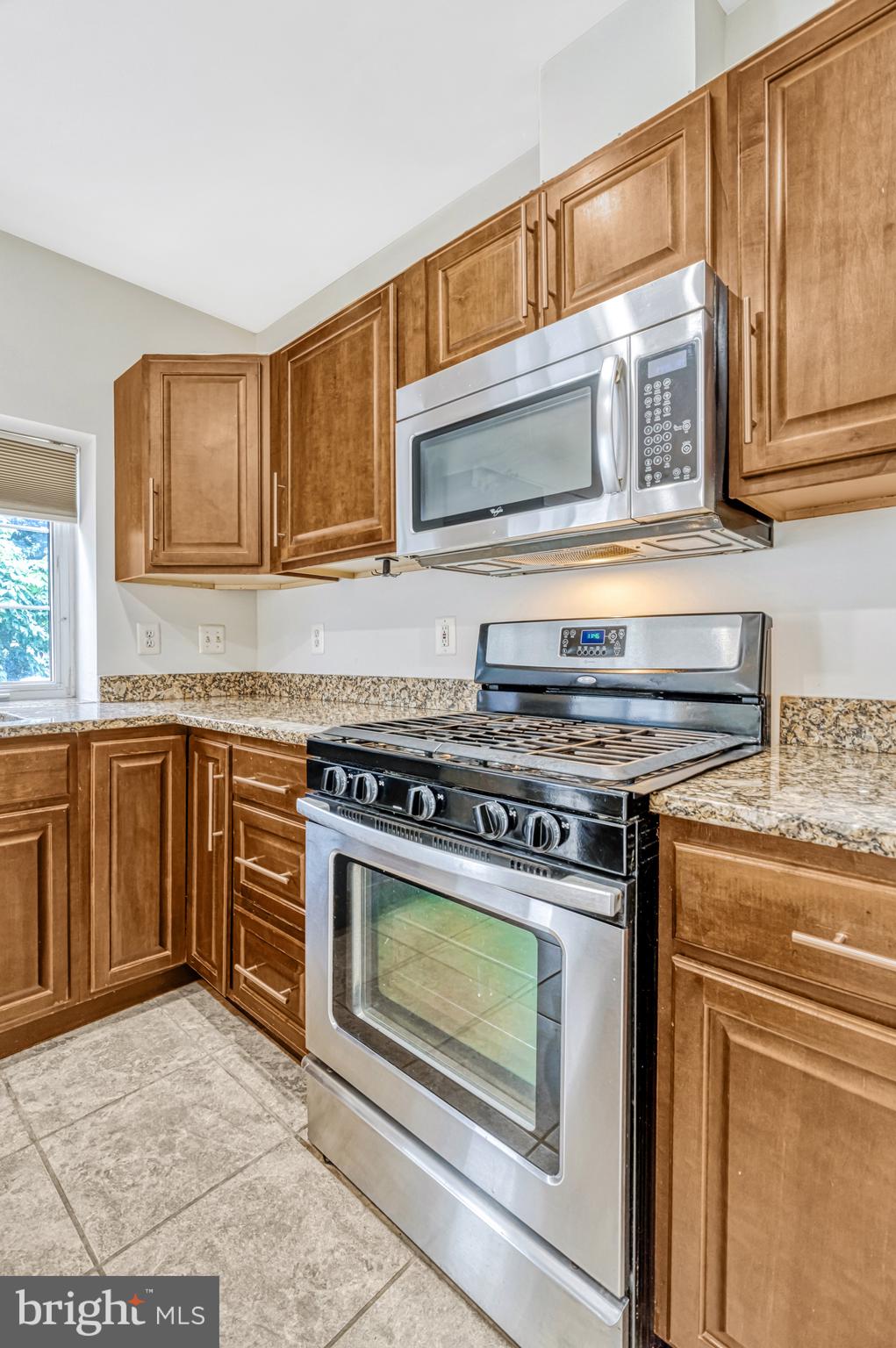 21724 Regents Park Cir