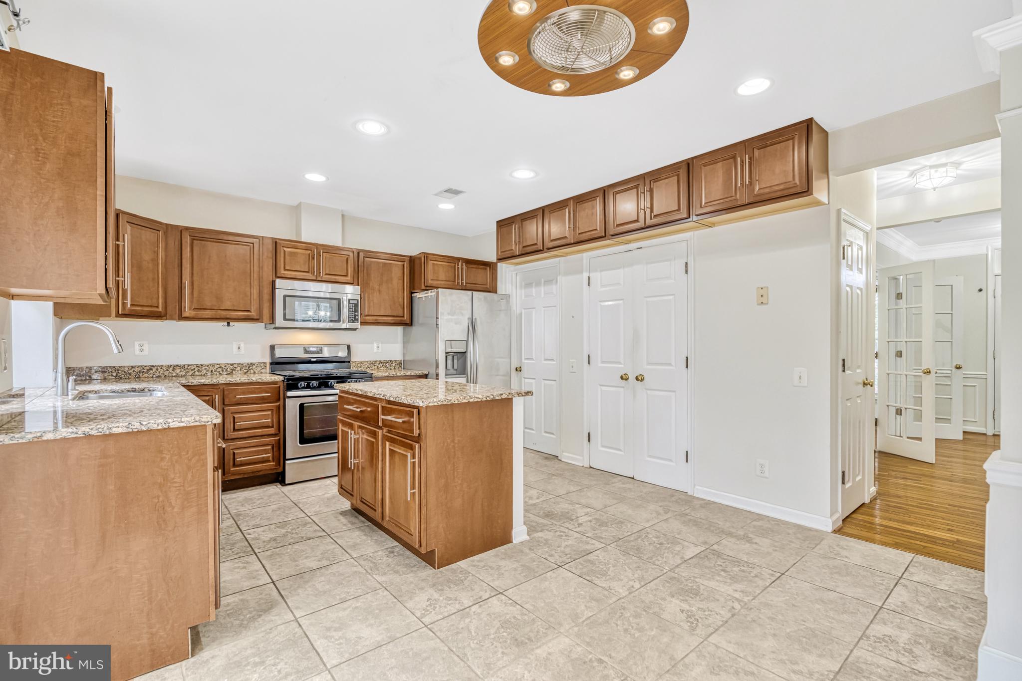 21724 Regents Park Cir