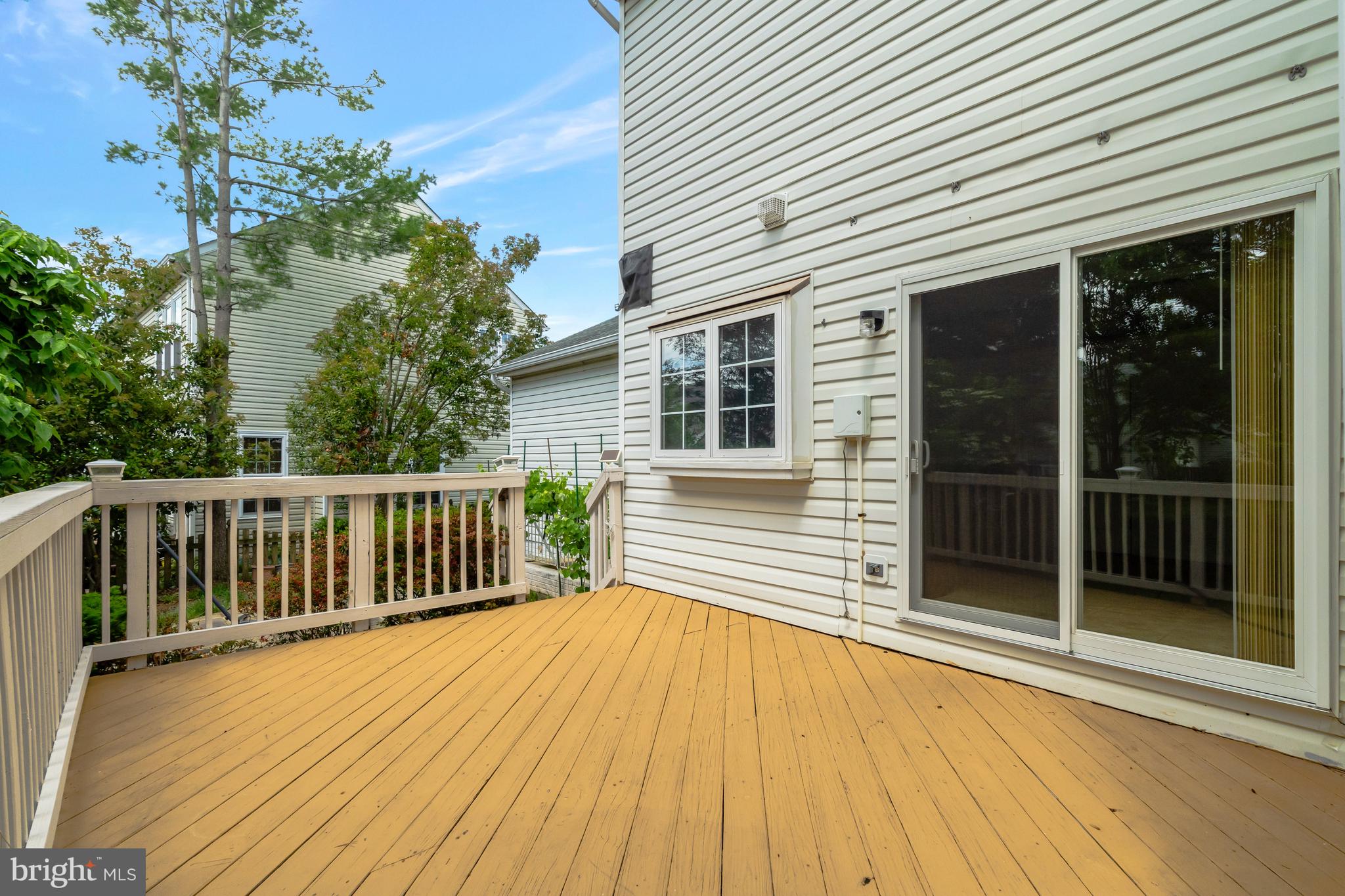21724 Regents Park Cir