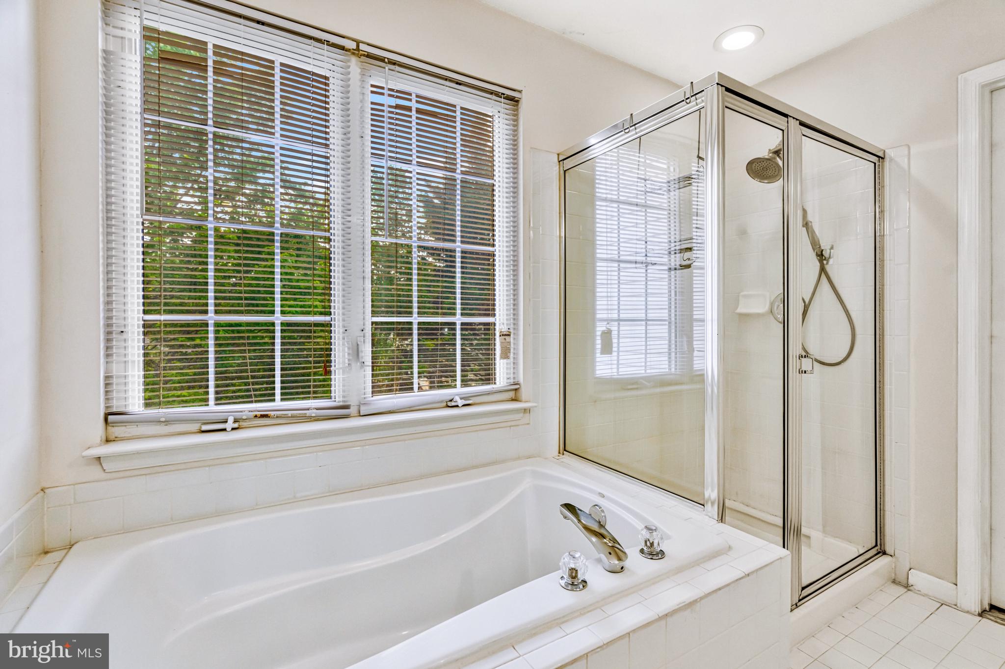 21724 Regents Park Cir