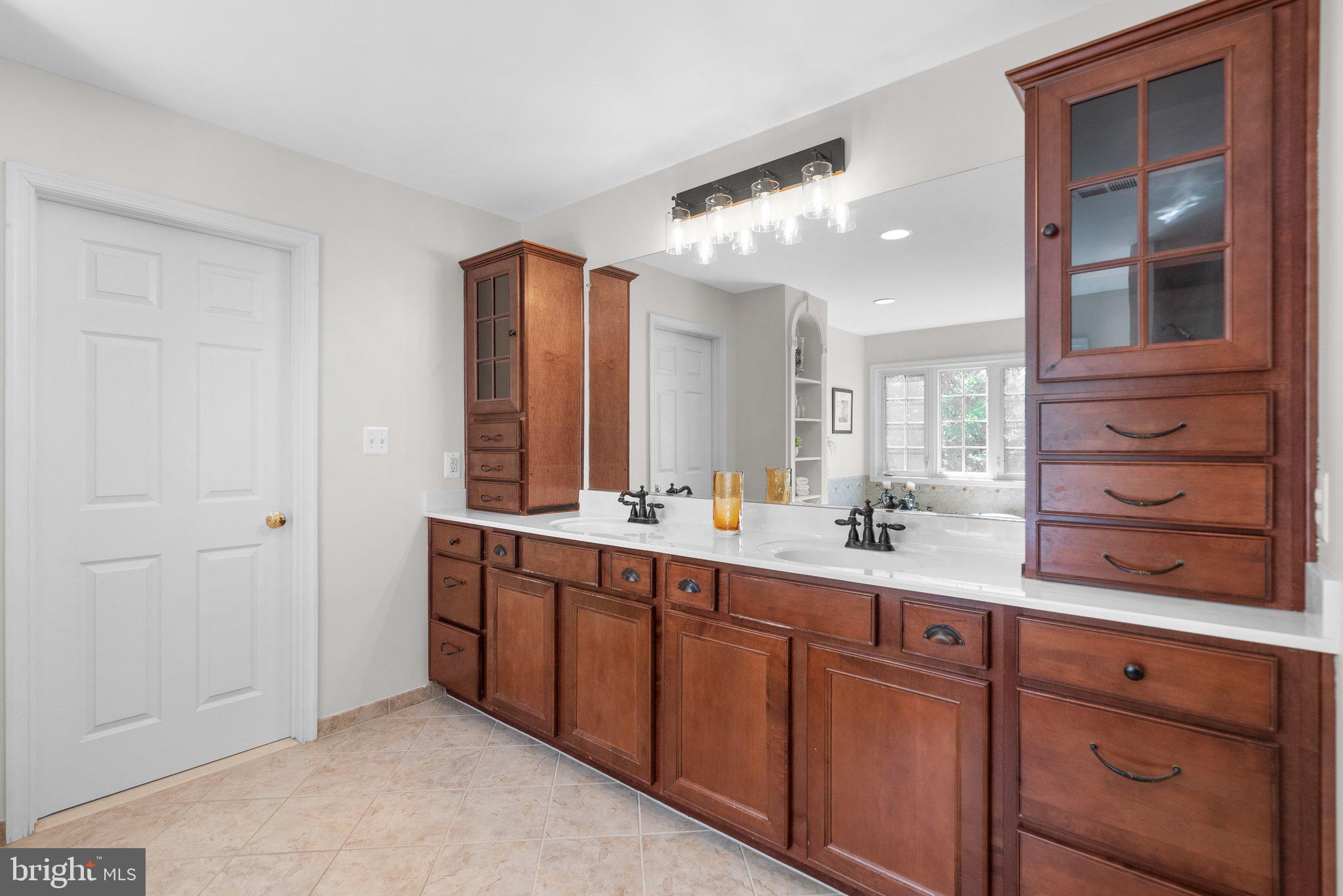 43316 Jerpoint Ct