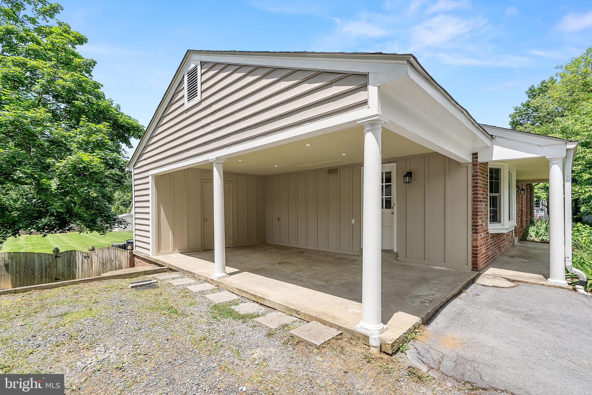 311 S Orchard Dr