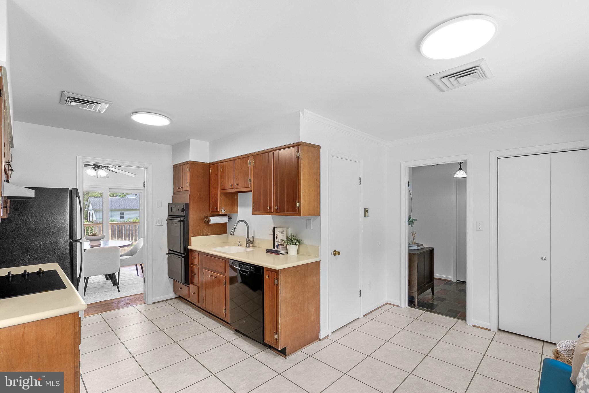 311 S Orchard Dr