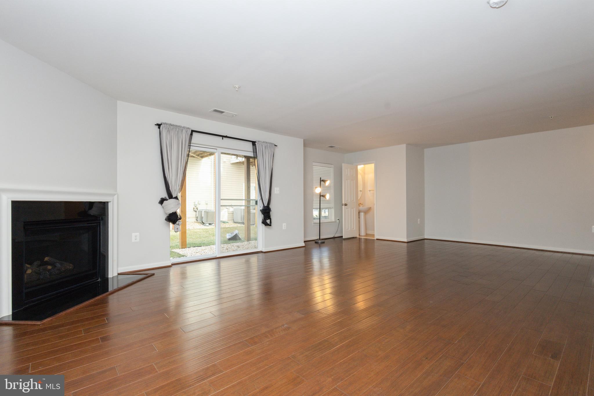42187 Shorecrest Ter
