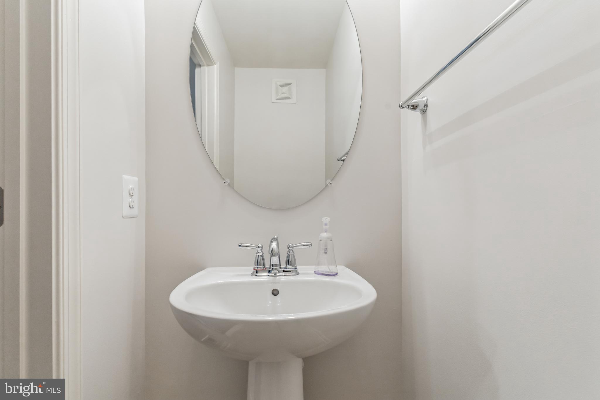 42187 Shorecrest Ter