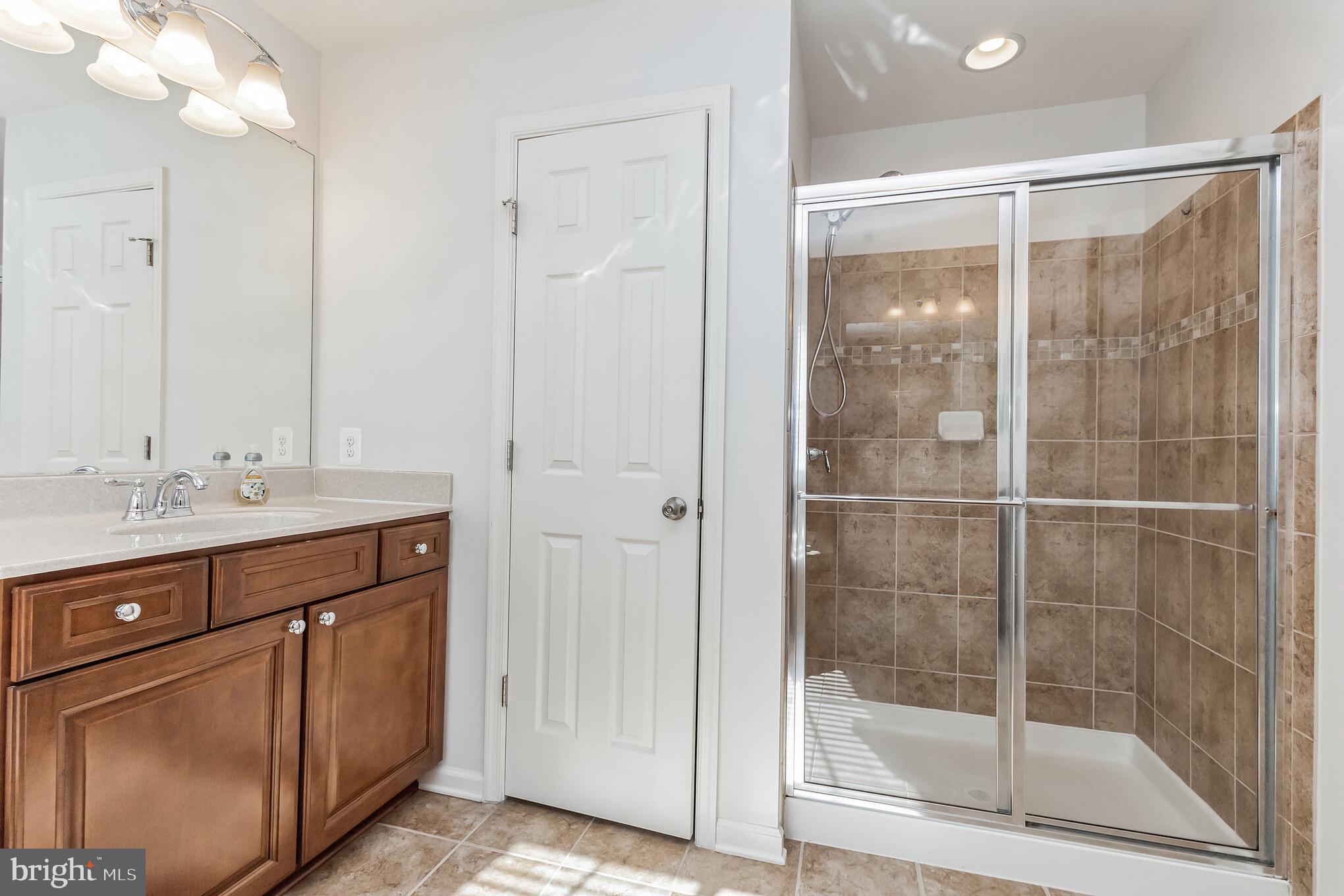 42187 Shorecrest Ter
