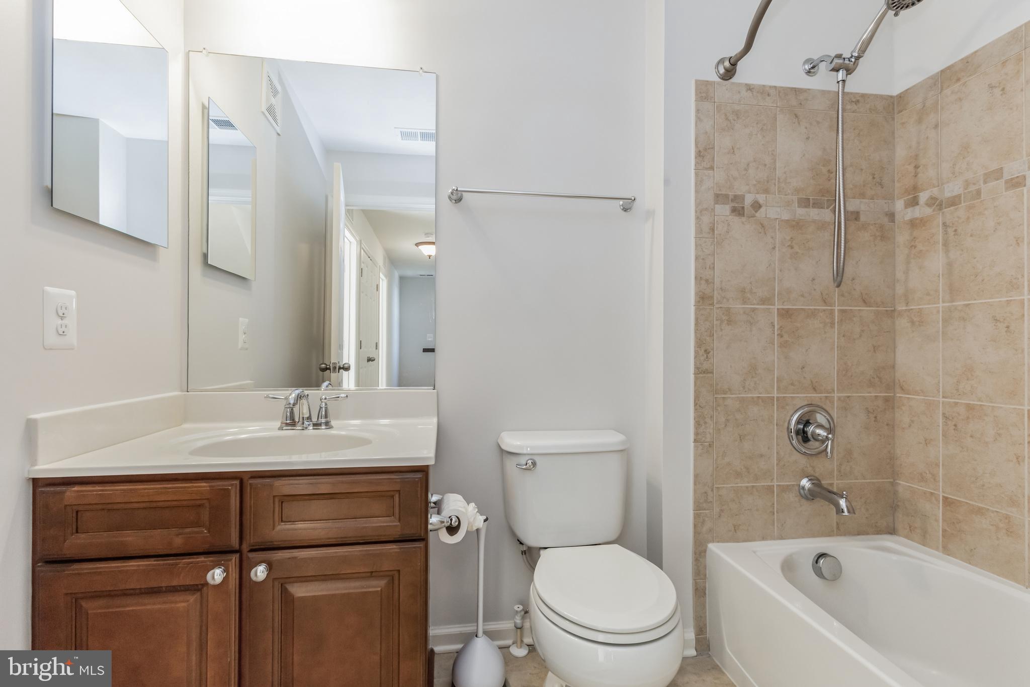 42187 Shorecrest Ter