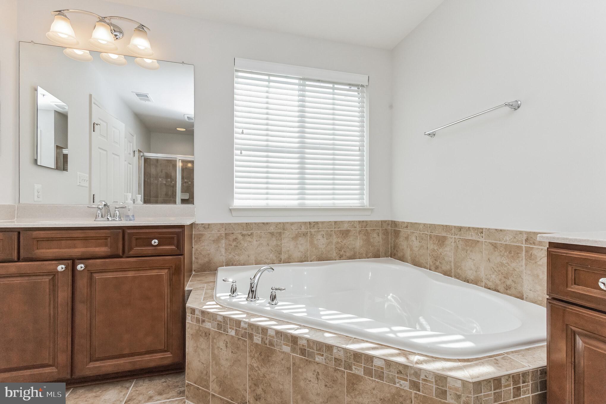 42187 Shorecrest Ter