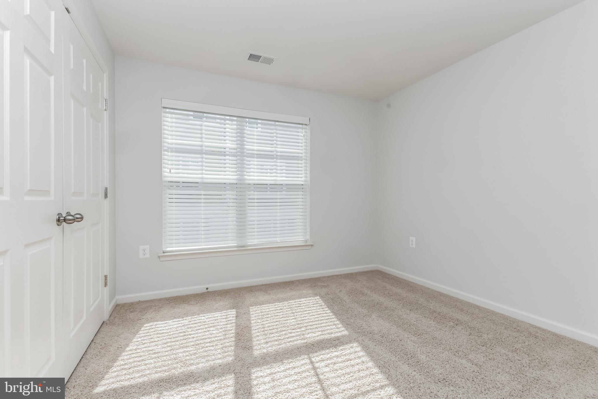 42187 Shorecrest Ter