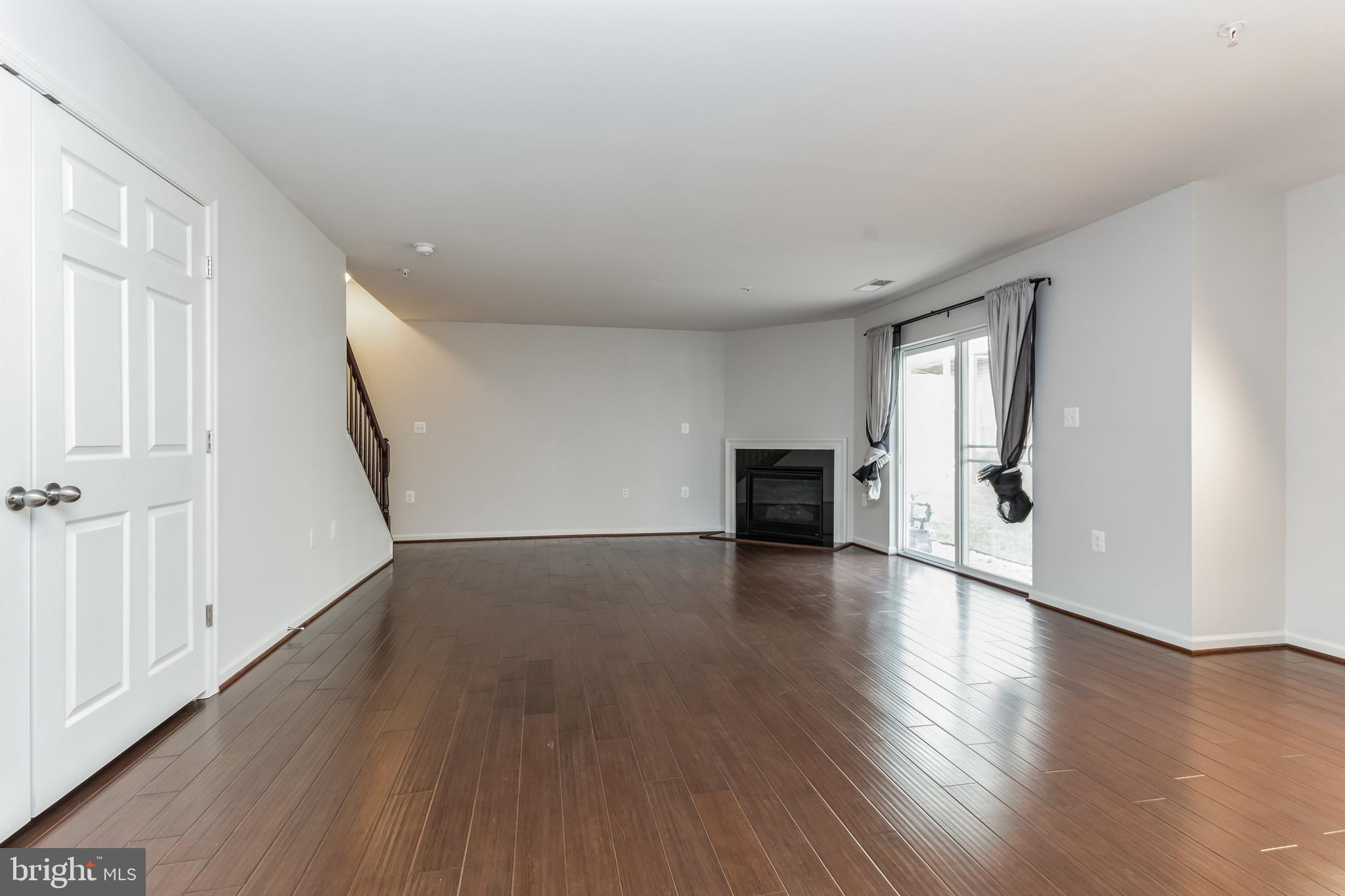 42187 Shorecrest Ter