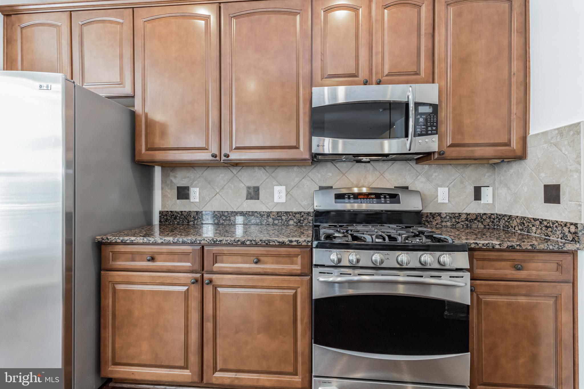42187 Shorecrest Ter