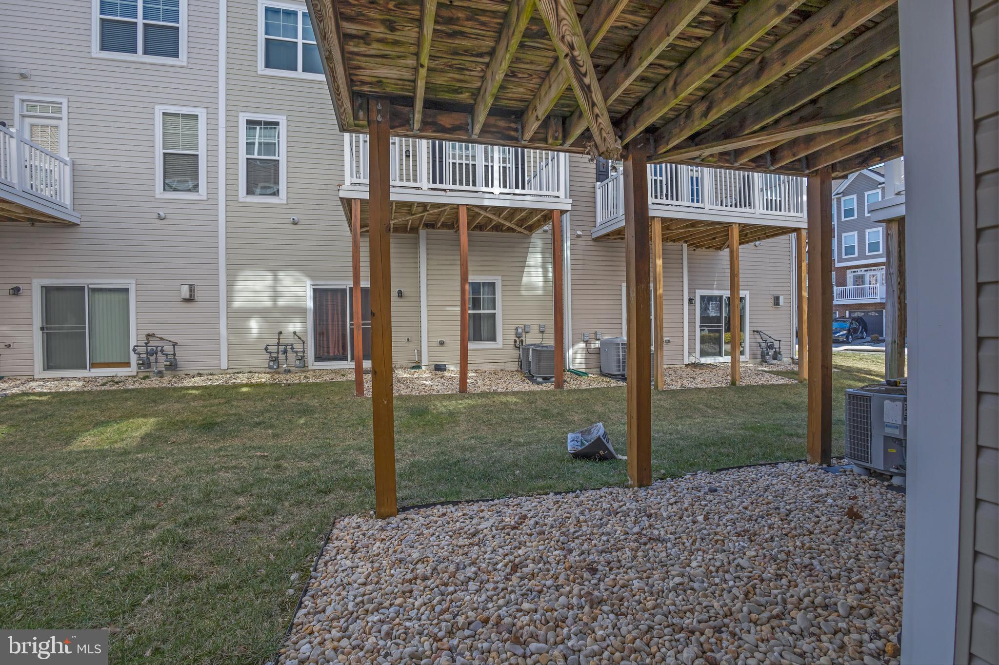 42187 Shorecrest Ter