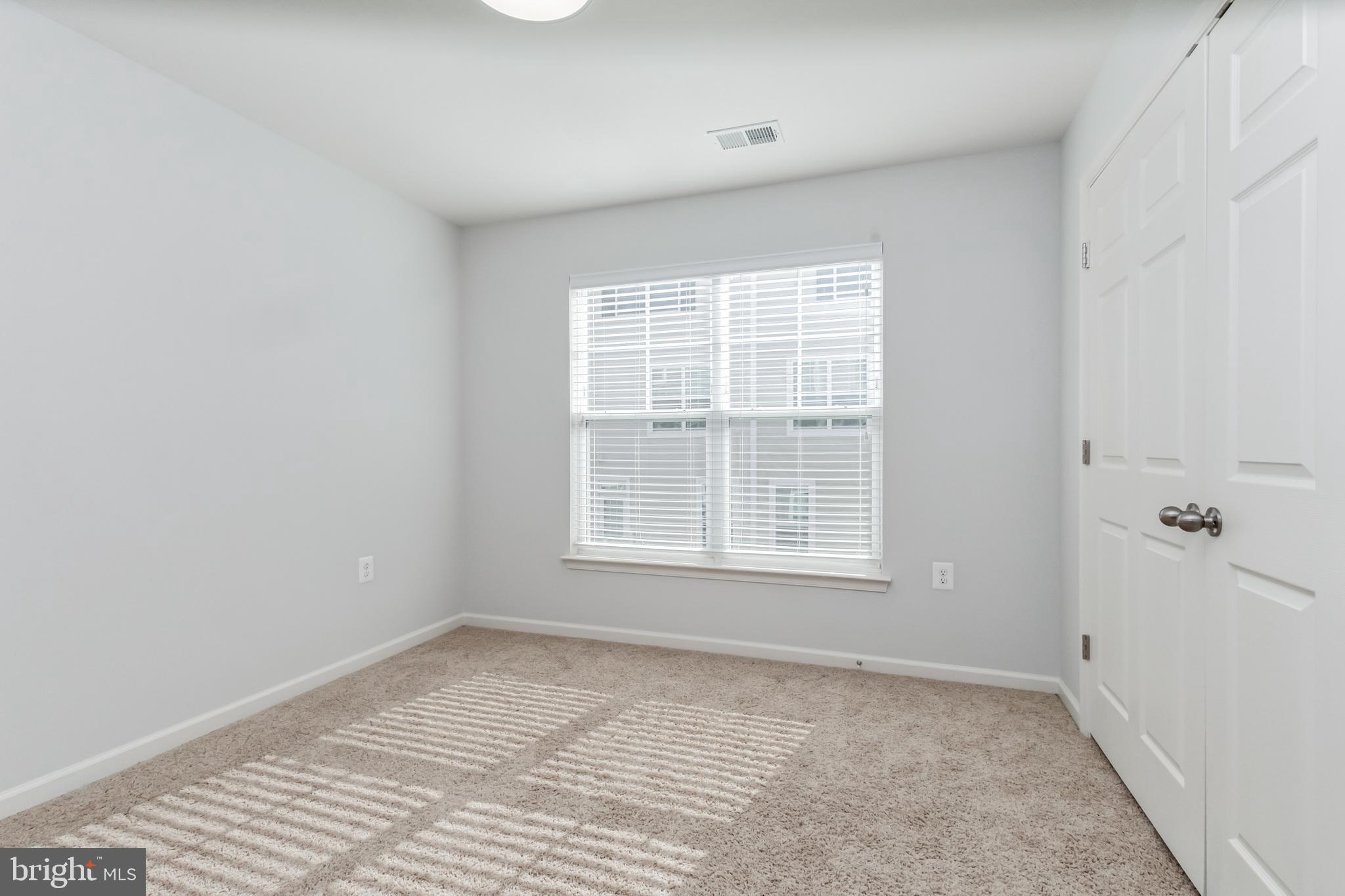 42187 Shorecrest Ter