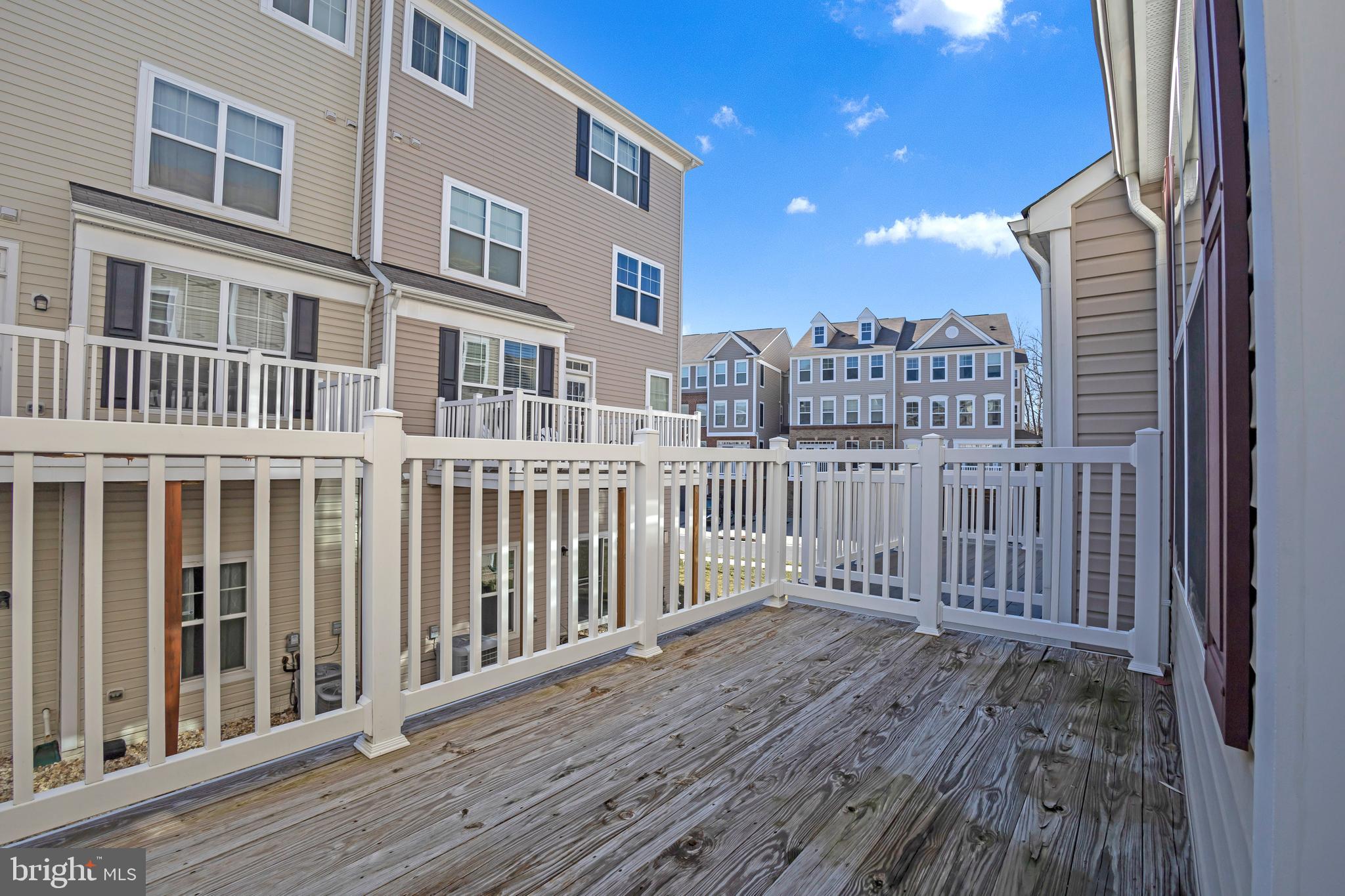 42187 Shorecrest Ter