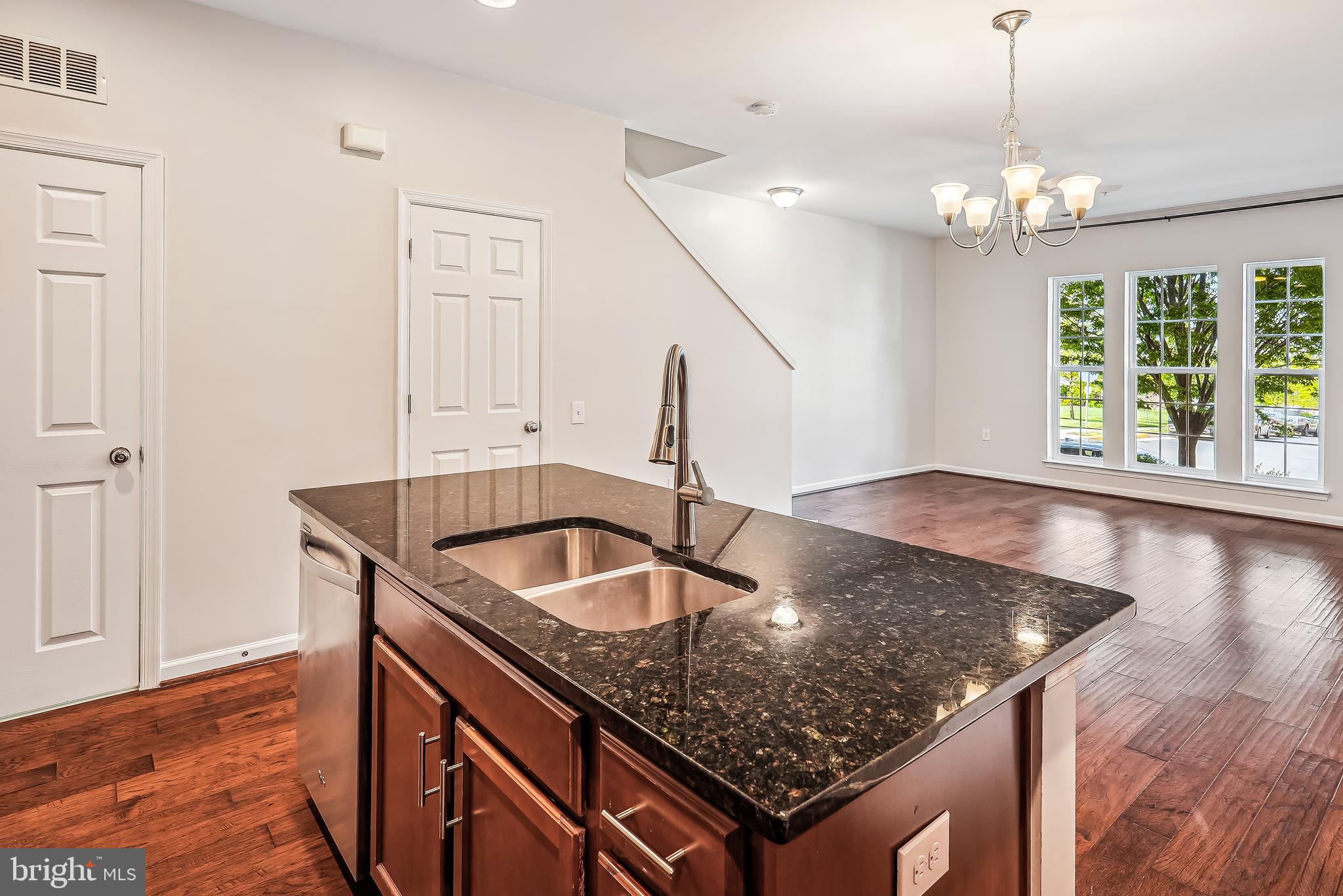 20602 Maitland Ter