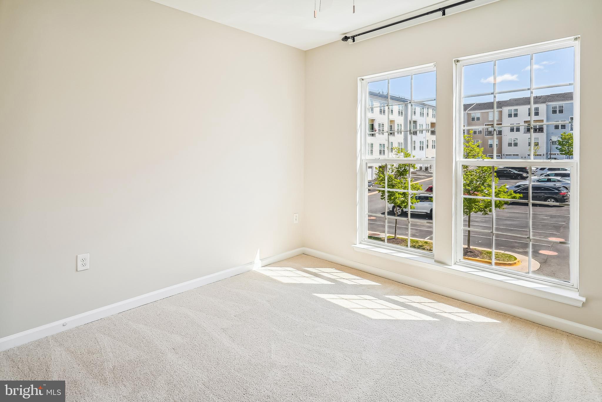 20602 Maitland Ter