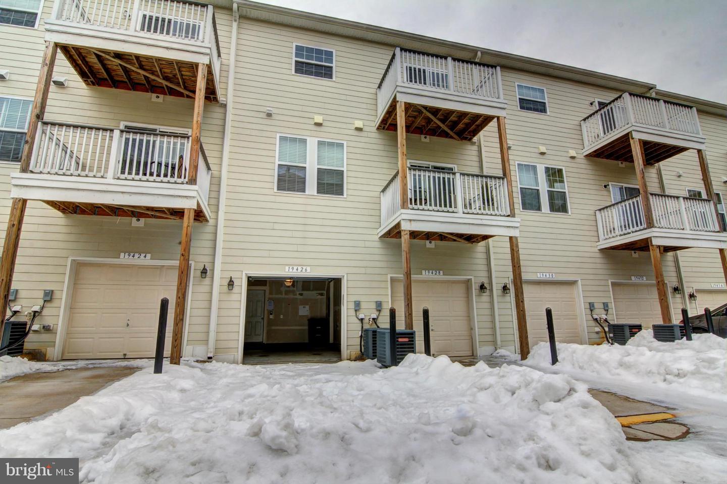 19426 Newton Pass Sq