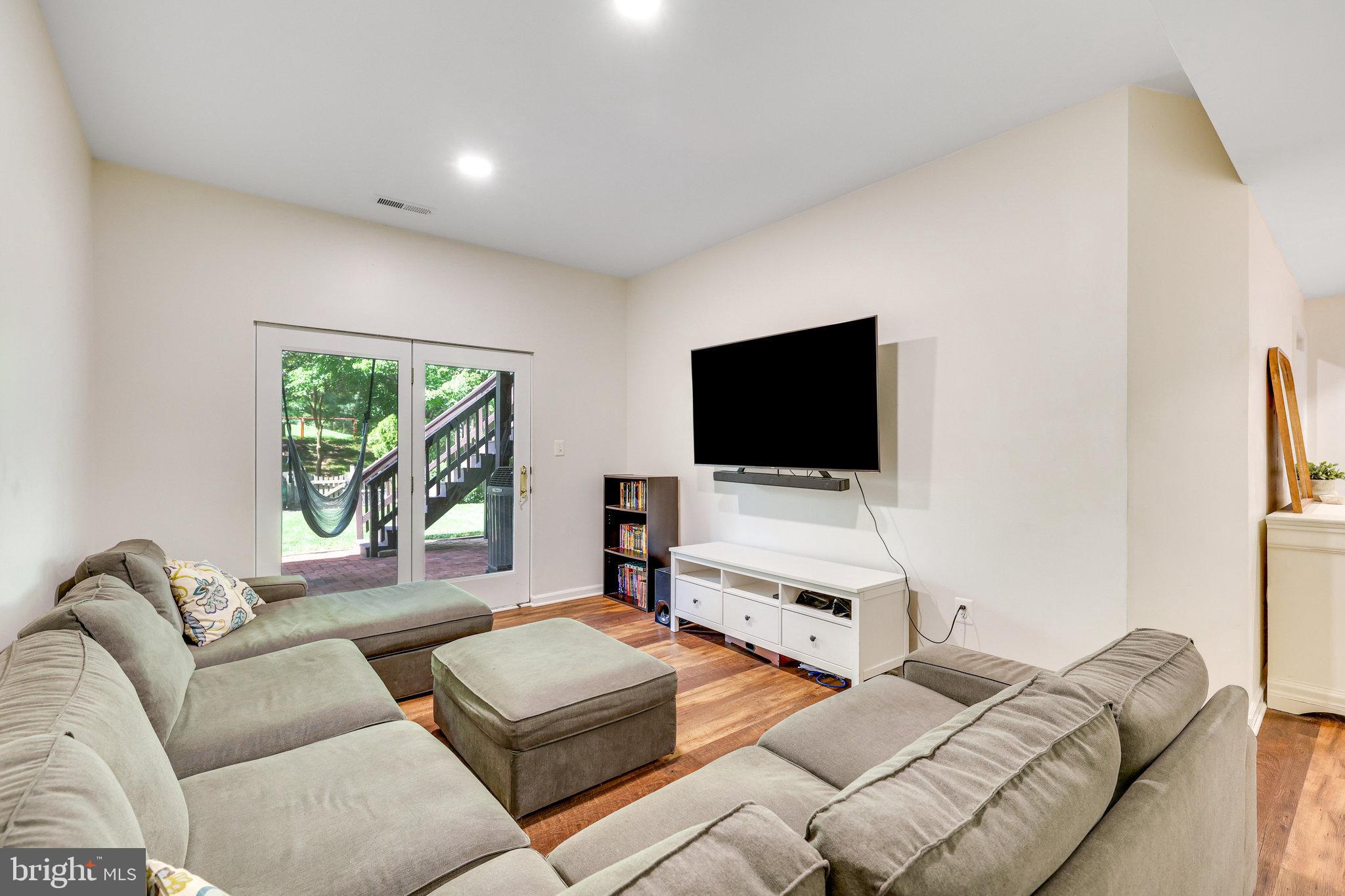 21365 Sawyer Sq