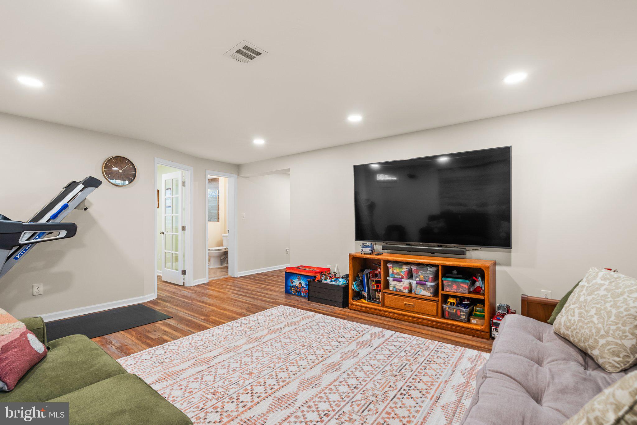 13 Newland Ct