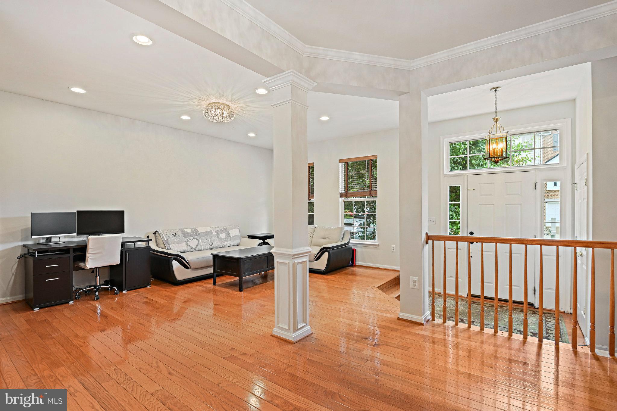 20734 Hollow Falls Ter