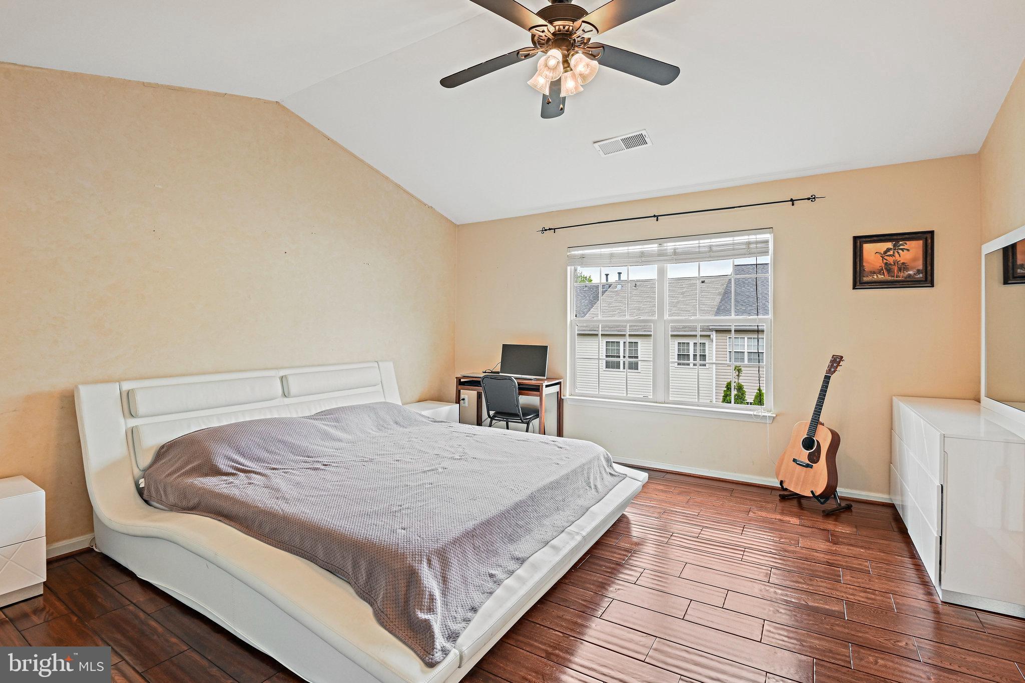 20734 Hollow Falls Ter
