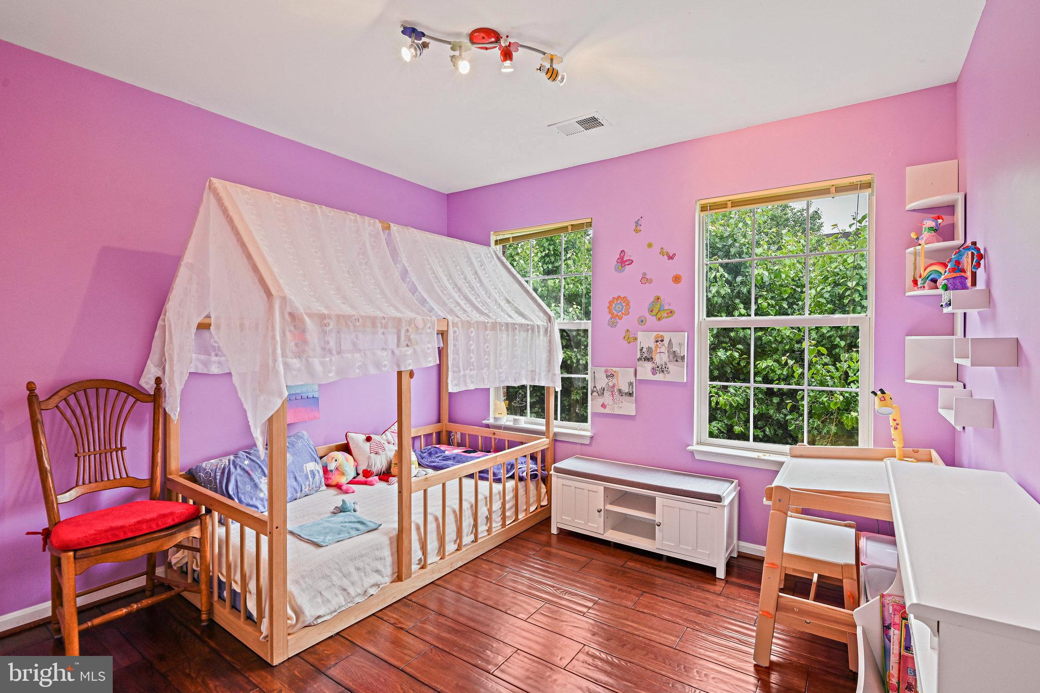 20734 Hollow Falls Ter