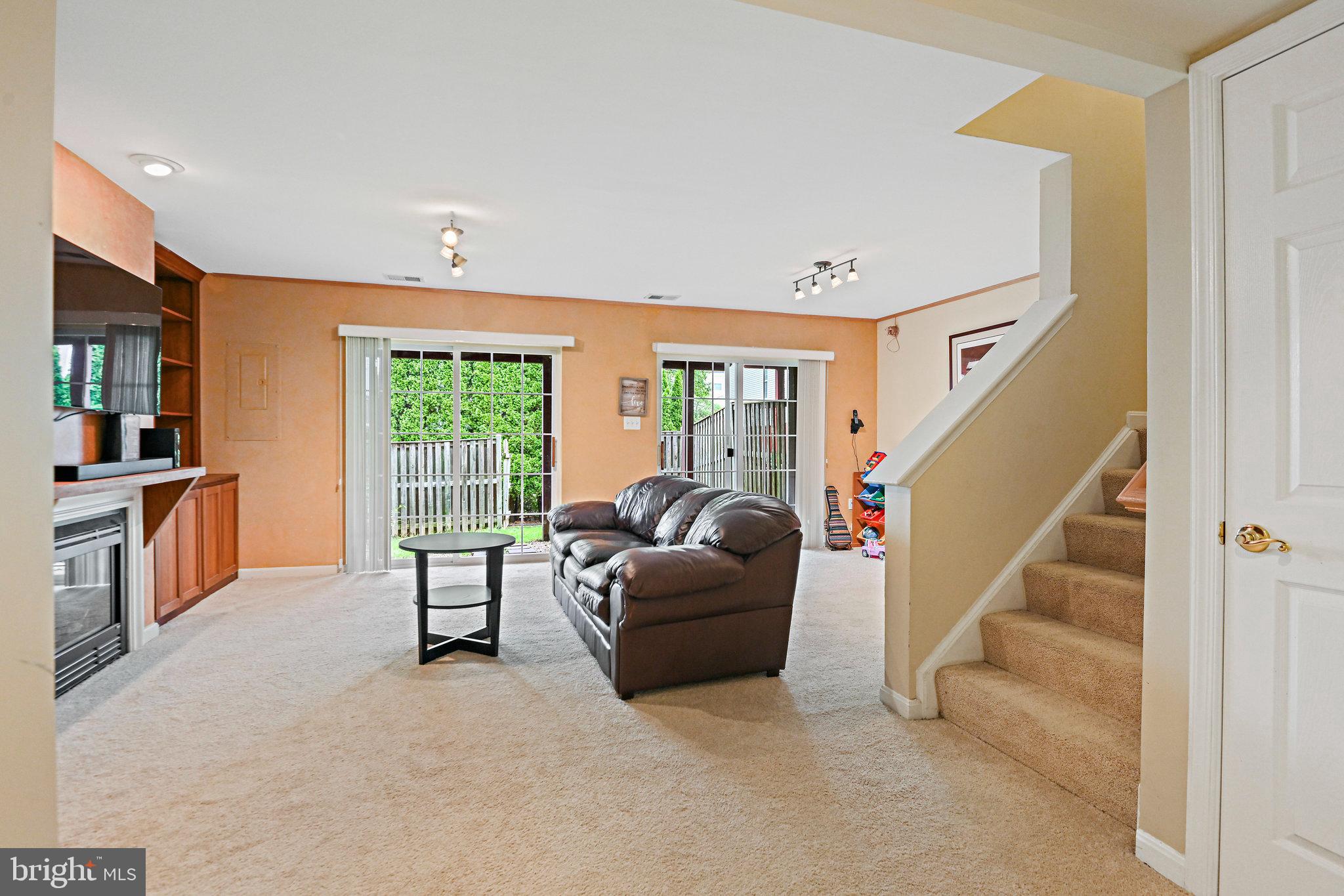 20734 Hollow Falls Ter