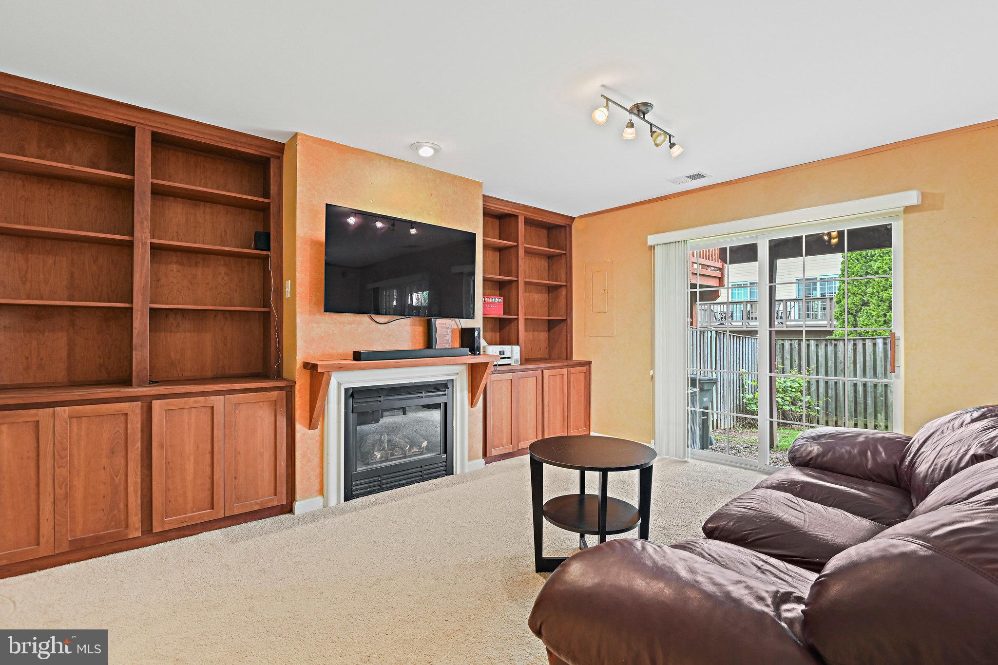 20734 Hollow Falls Ter