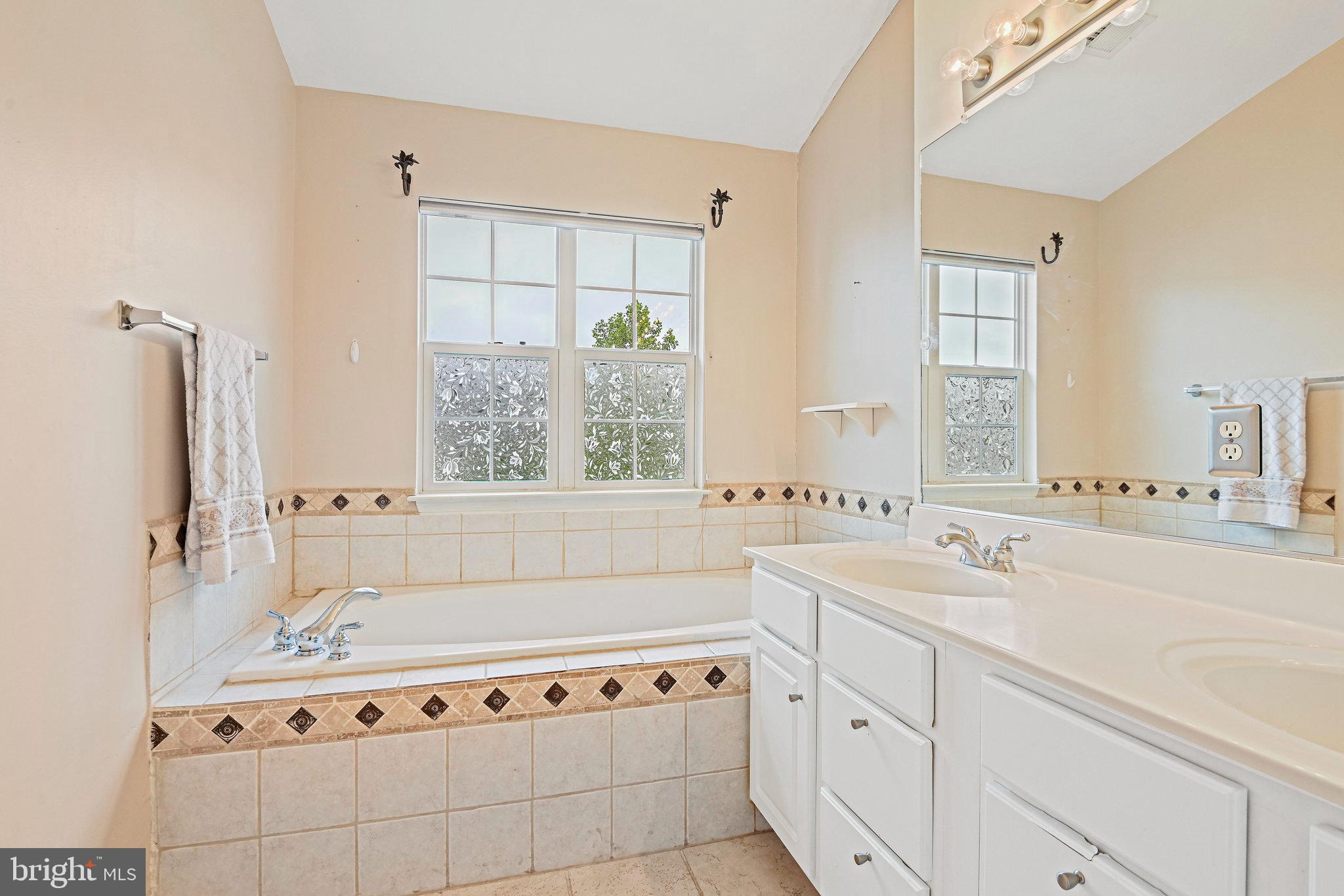 20734 Hollow Falls Ter