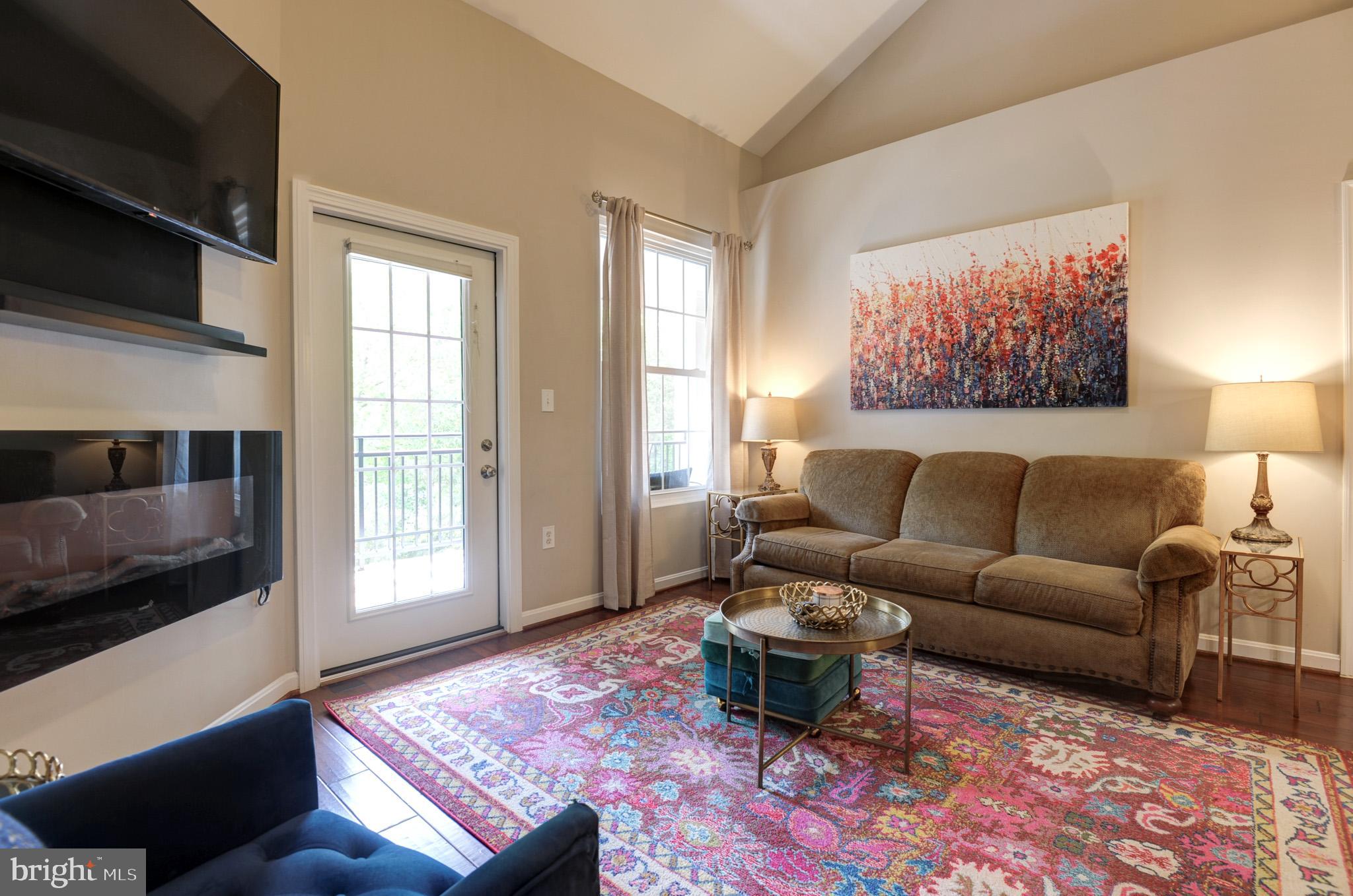 20453 Chesapeake Sq #303