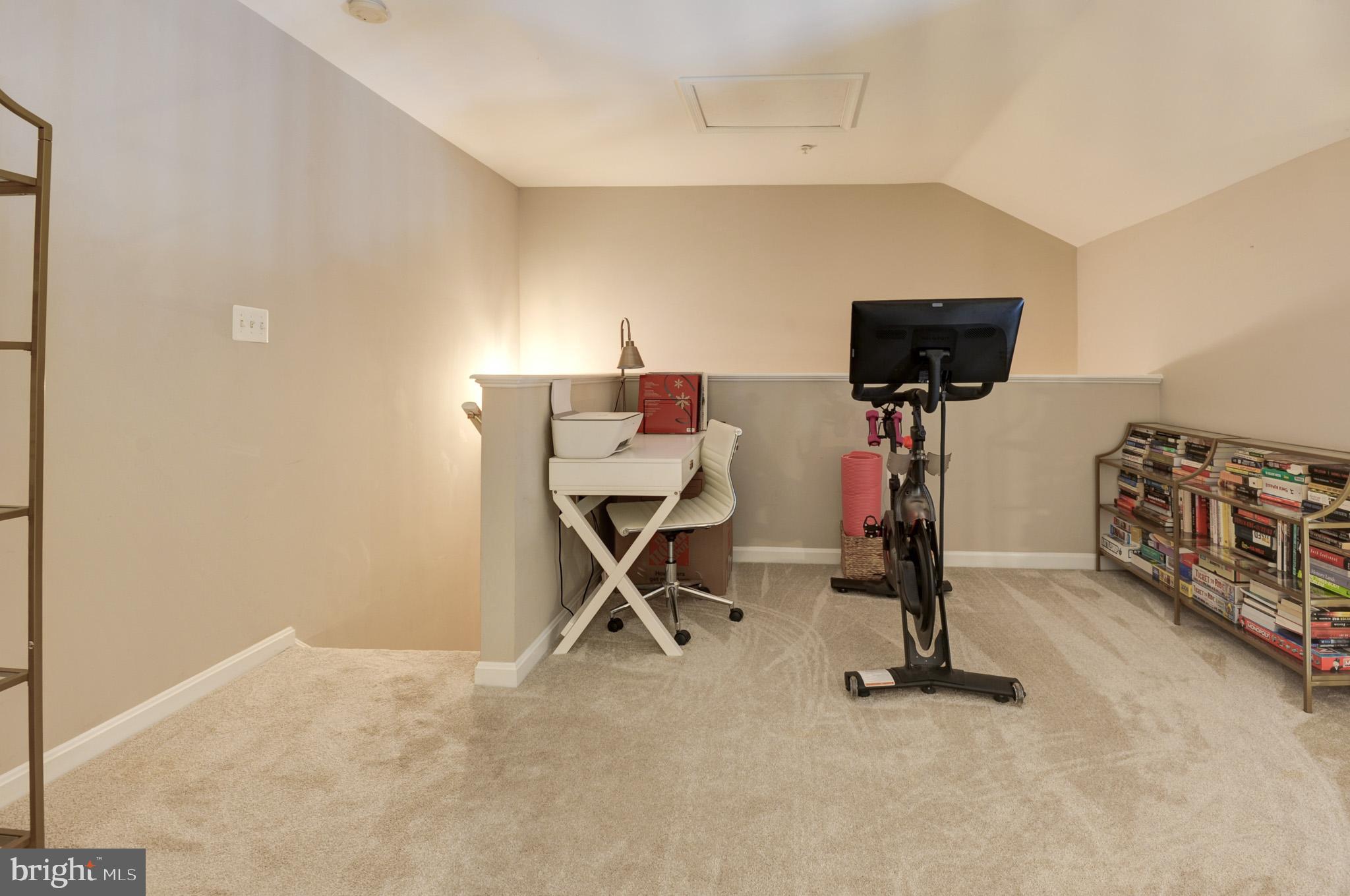 20453 Chesapeake Sq #303