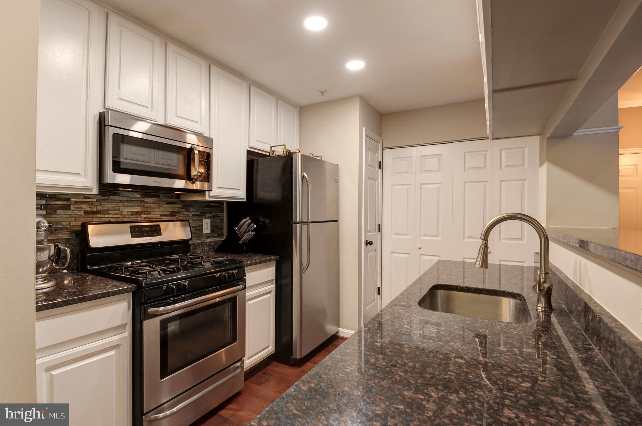 20453 Chesapeake Sq #303