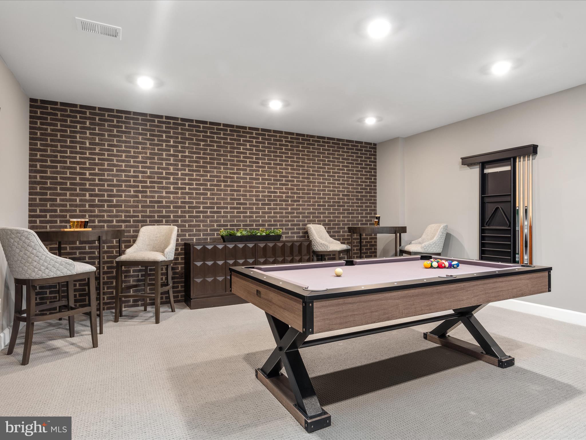 23299 Lansing Woods Ln