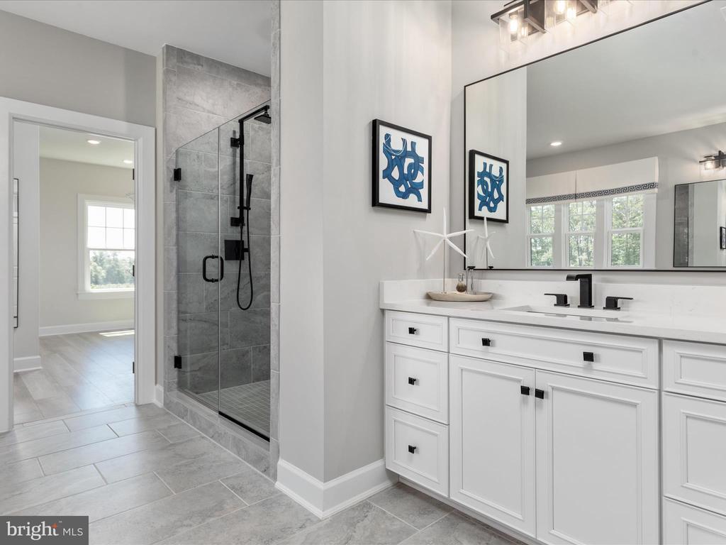 23299 Lansing Woods Ln