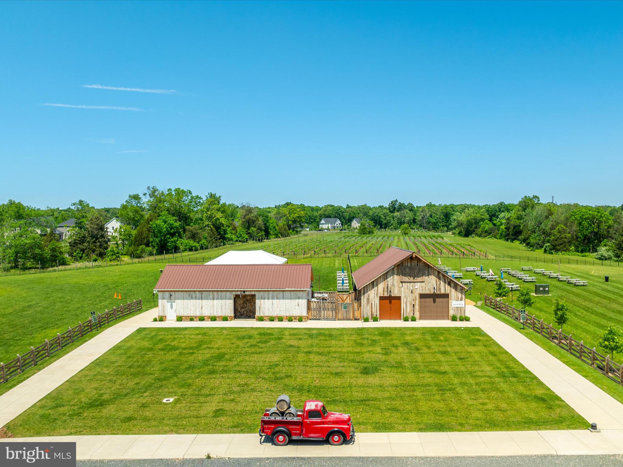 23299 Lansing Woods Ln