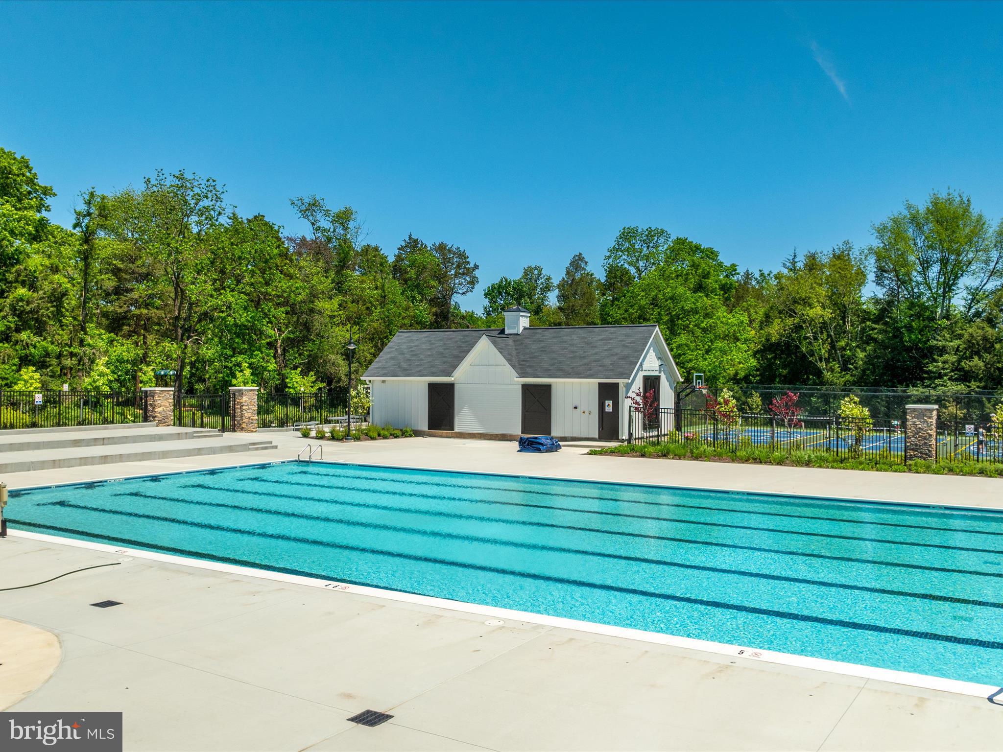 23299 Lansing Woods Ln