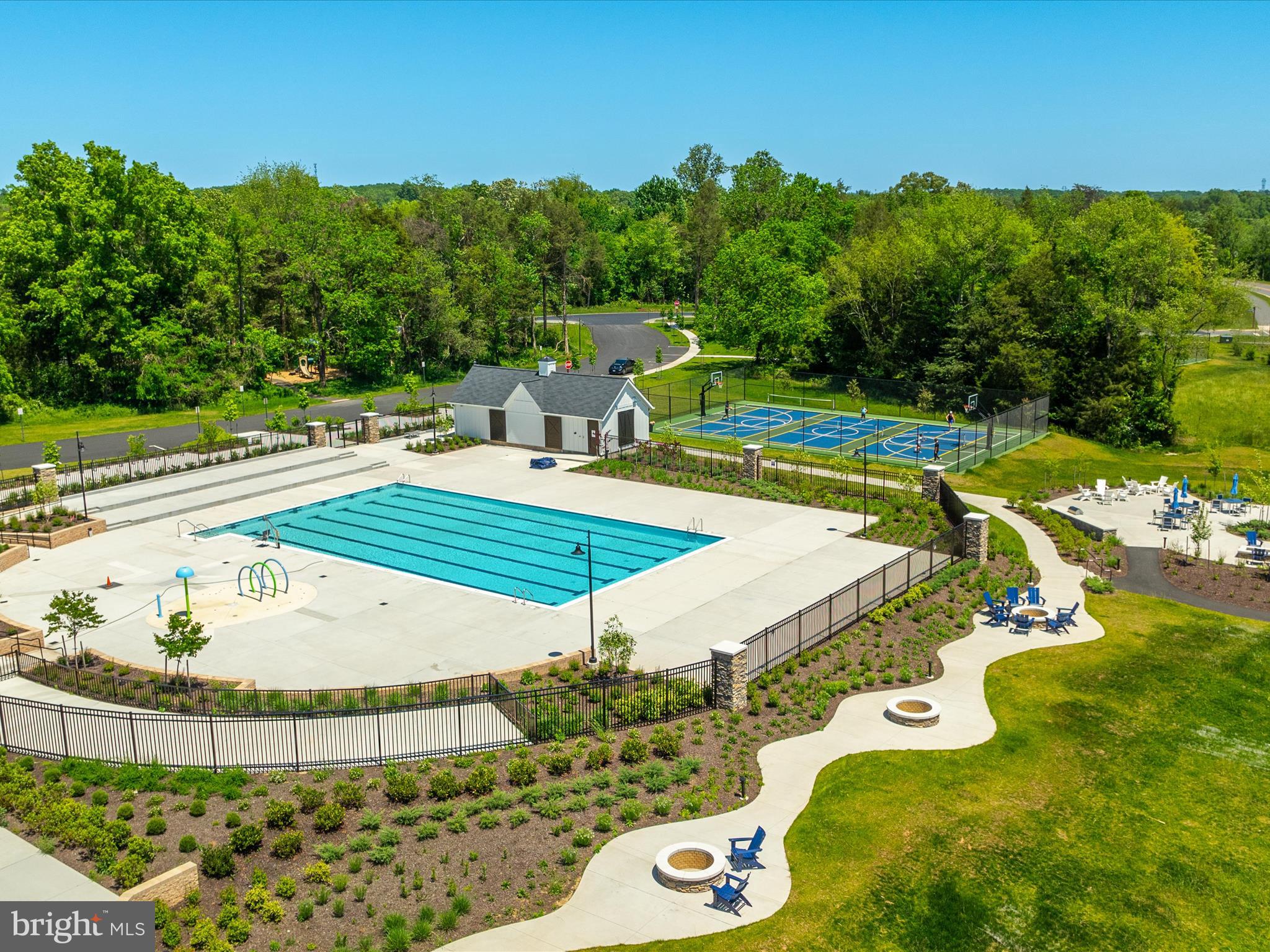 23299 Lansing Woods Ln