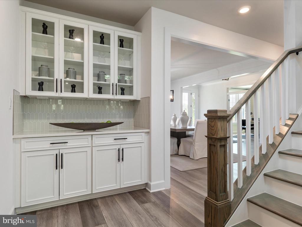 23299 Lansing Woods Ln