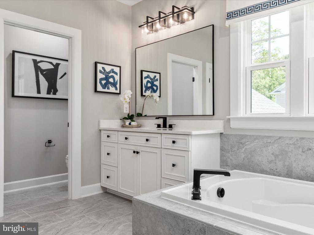 23299 Lansing Woods Ln