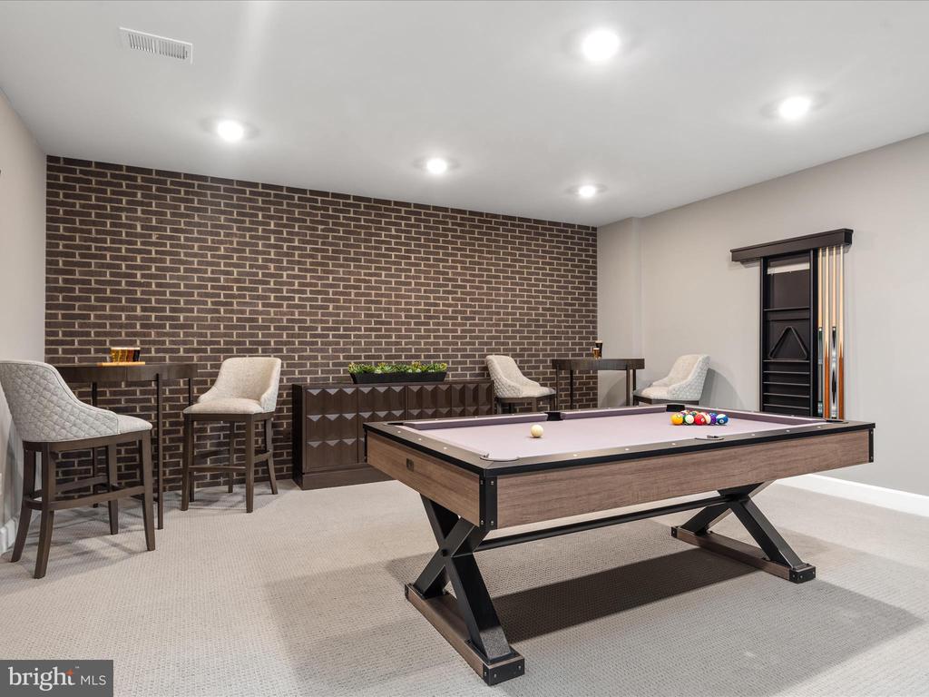 23299 Lansing Woods Ln