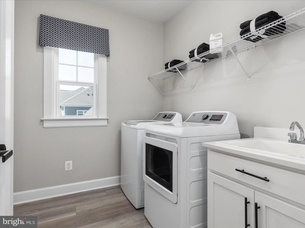 23299 Lansing Woods Ln