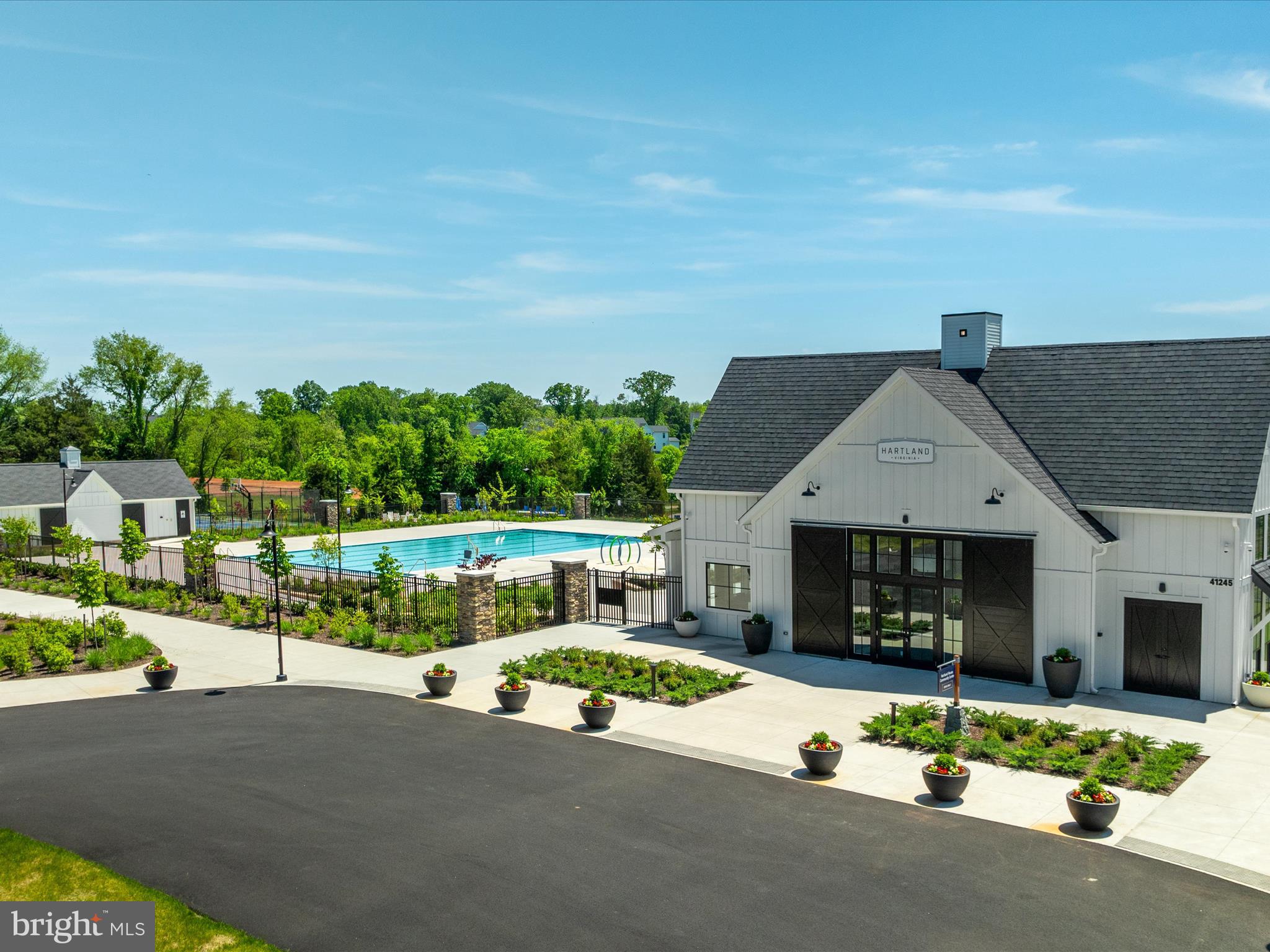 23299 Lansing Woods Ln